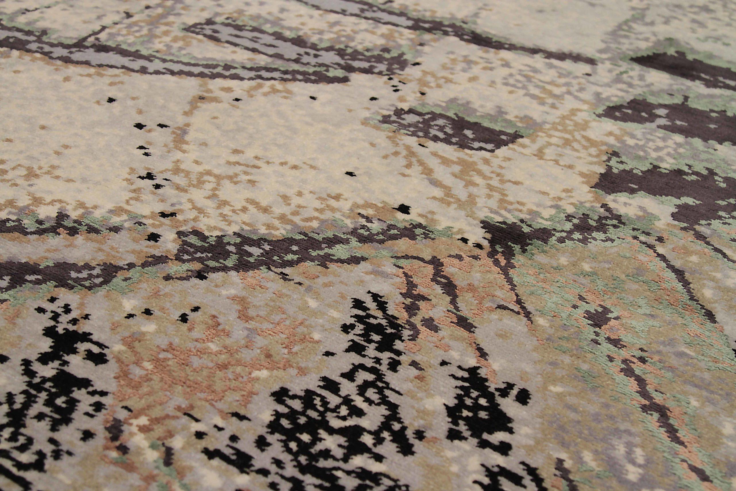 Indian India Small Rug Circa 1990 - Wool Brown Ivory Design - 90673 For Sale