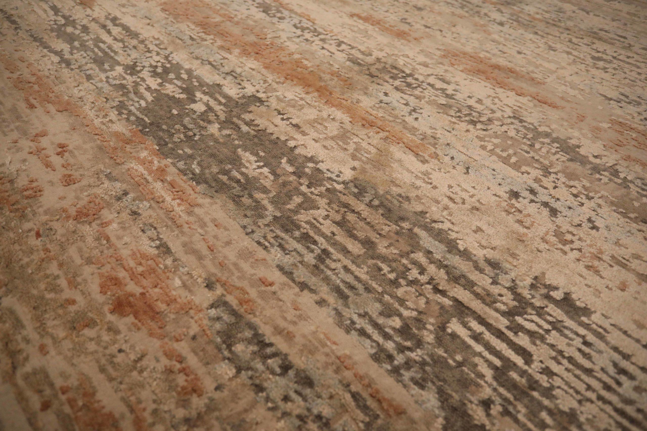 India Small Rug Circa 1990 - Wool Brown Ivory Orange Design - 91673 In Excellent Condition For Sale In Dallas, TX