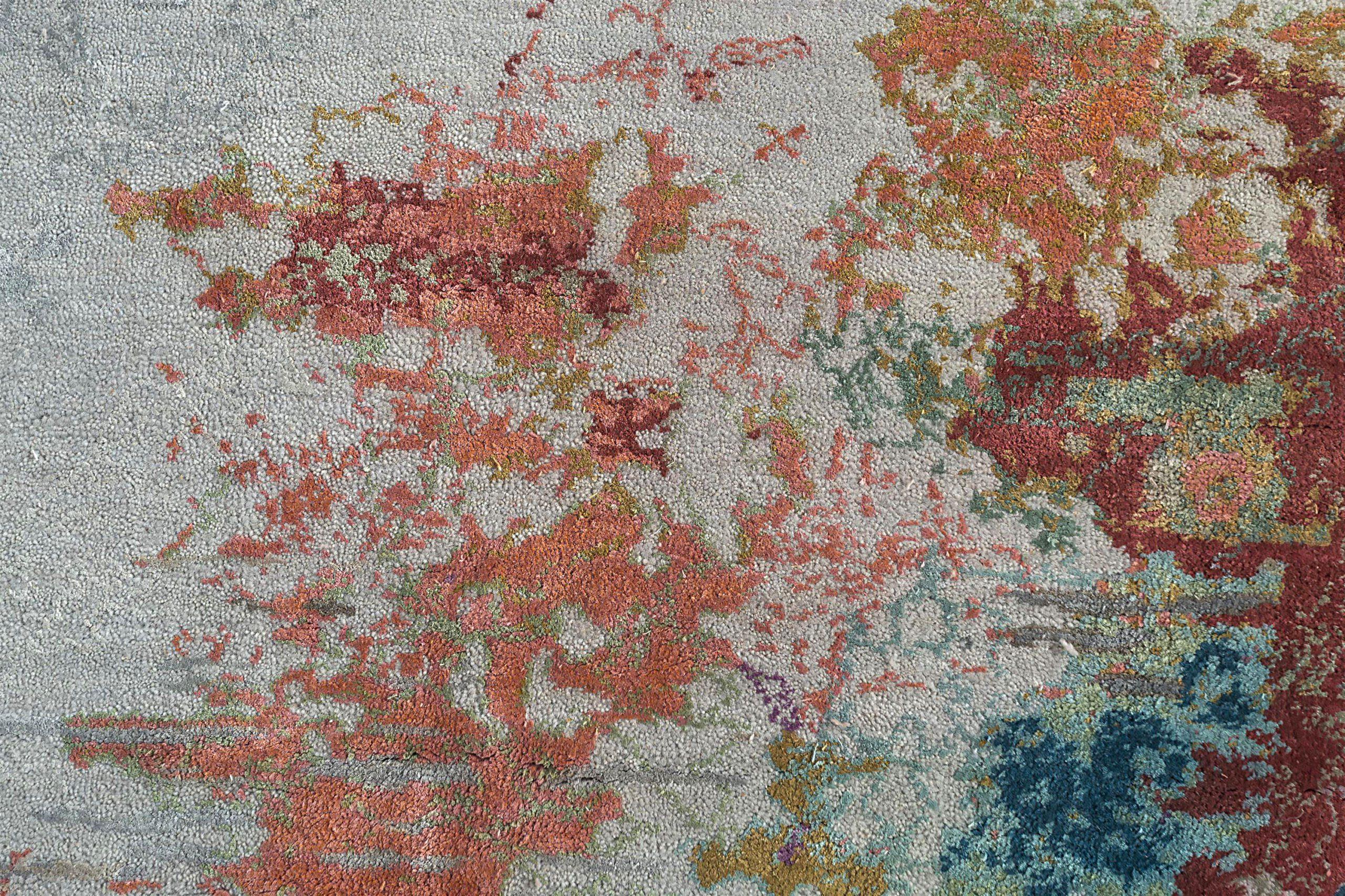 India Small Rug Circa 1990 - Wool Ivory Pink Red Design - 90652 In Excellent Condition For Sale In Dallas, TX