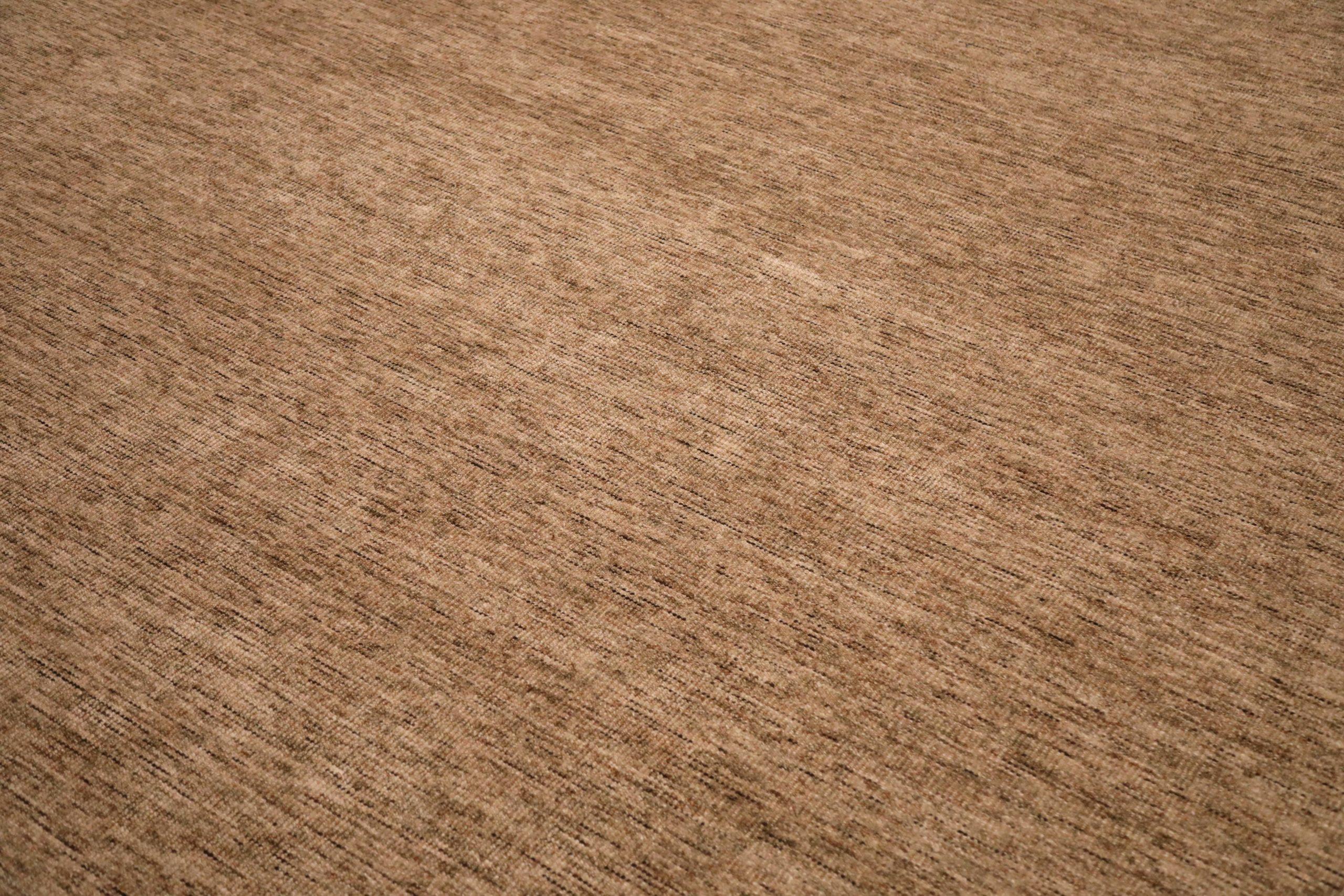 Moderne Tapis de sol India Solid - Laine Brown Taupe Design - 93701 en vente