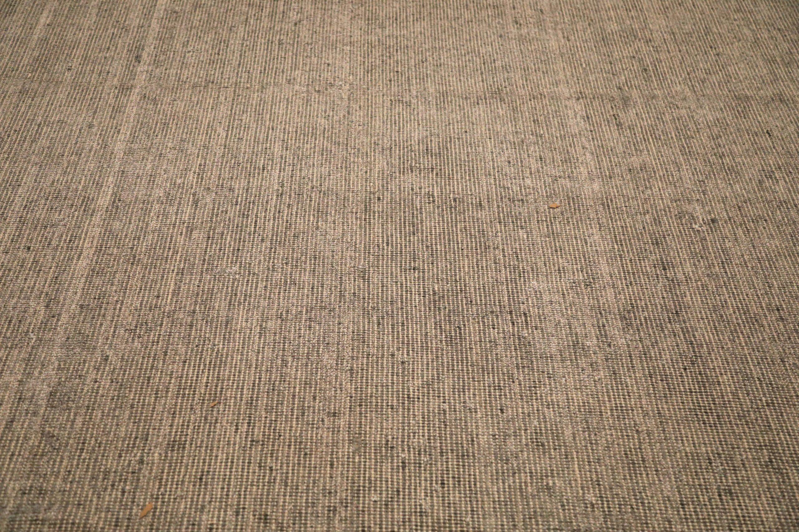 India Solid Area Rugs - Wool Brown Taupe Design - 93741 In Excellent Condition For Sale In Dallas, TX
