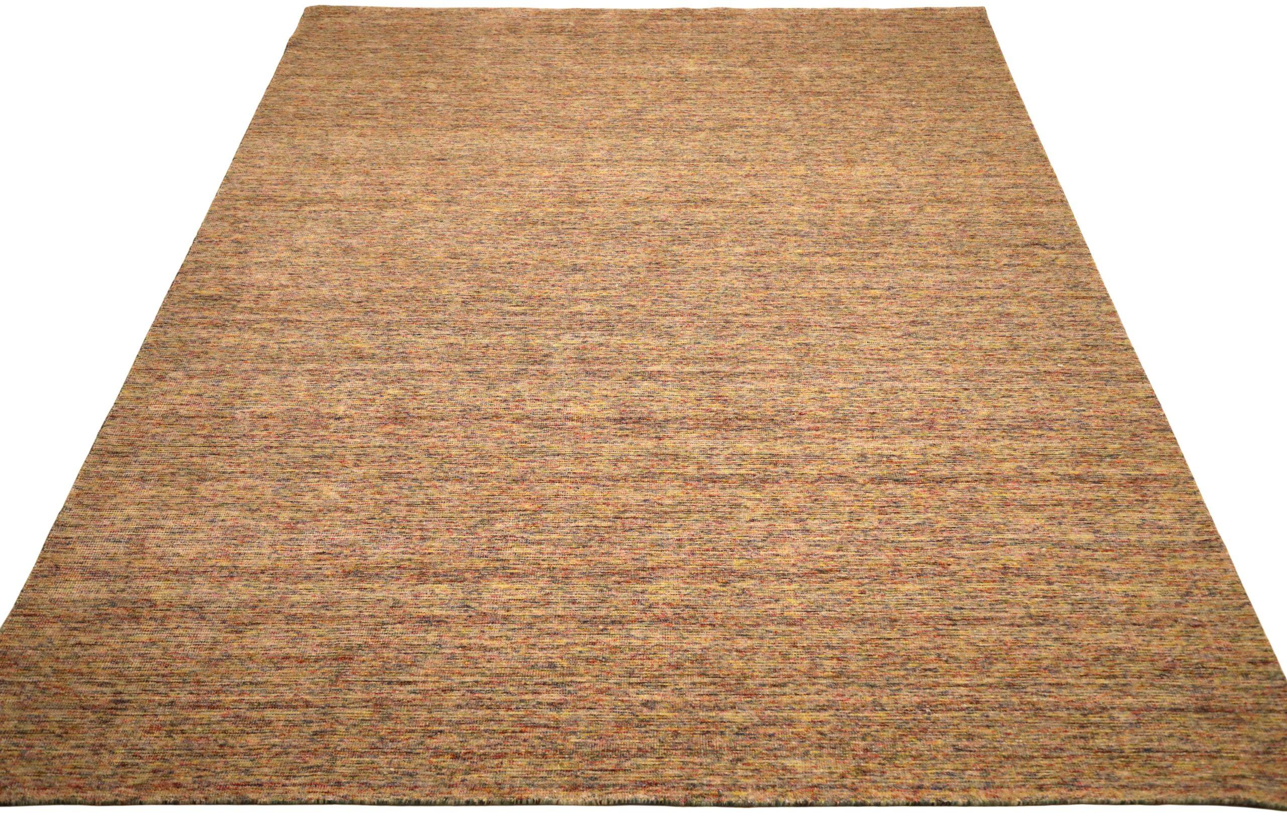 Découvrez l'élégance des tapis de l'Inde à motifs massifs de Circa 1990. Conçu avec de la laine et du jaune IvoryRedYellow, ce design exclusif est parfait pour mettre en valeur votre espace.