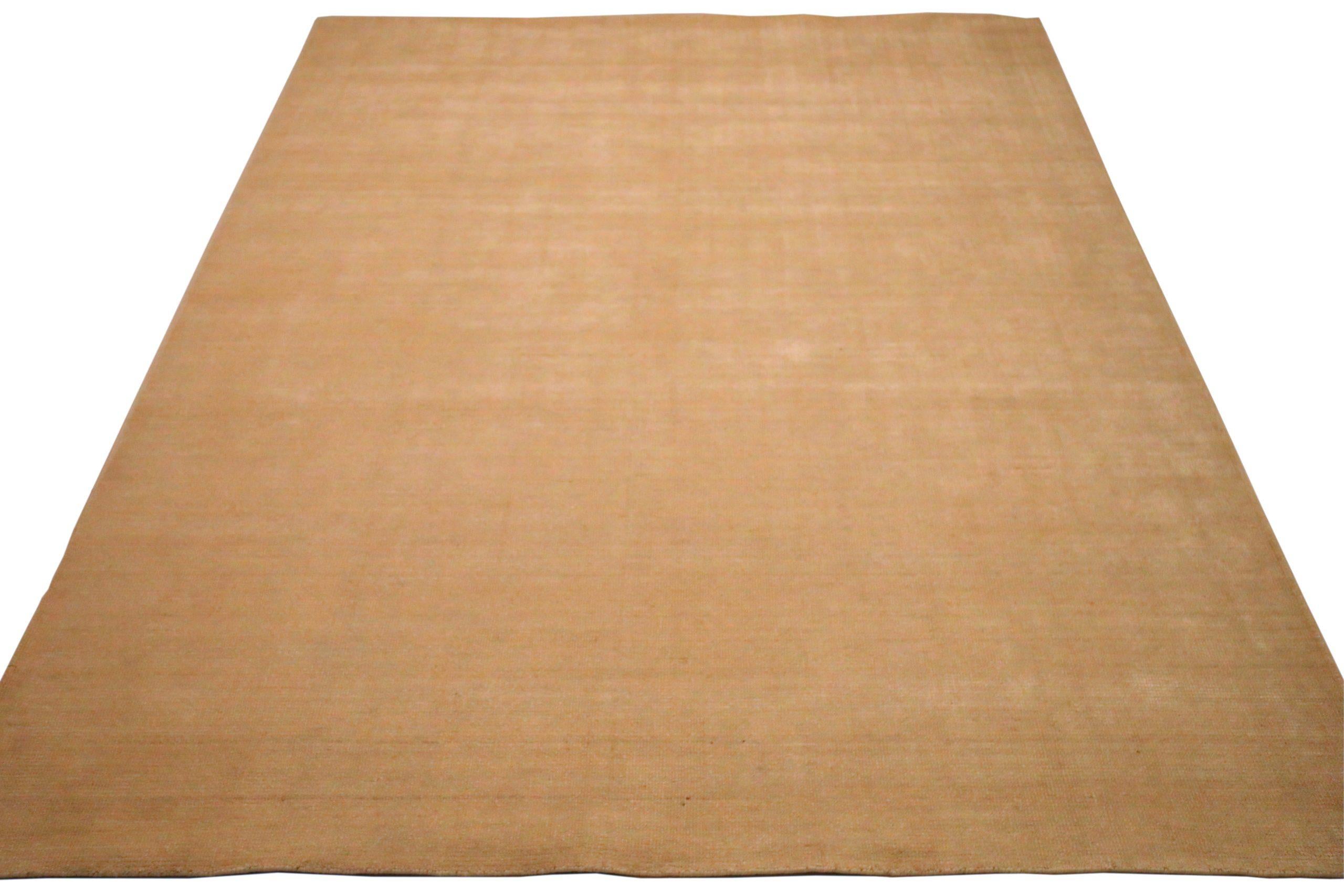 Découvrez l'élégance des tapis de l'Inde à motifs massifs de Circa 1990. Conçu avec de la laine et du Design/One, ce design exclusif est parfait pour mettre en valeur votre espace.
