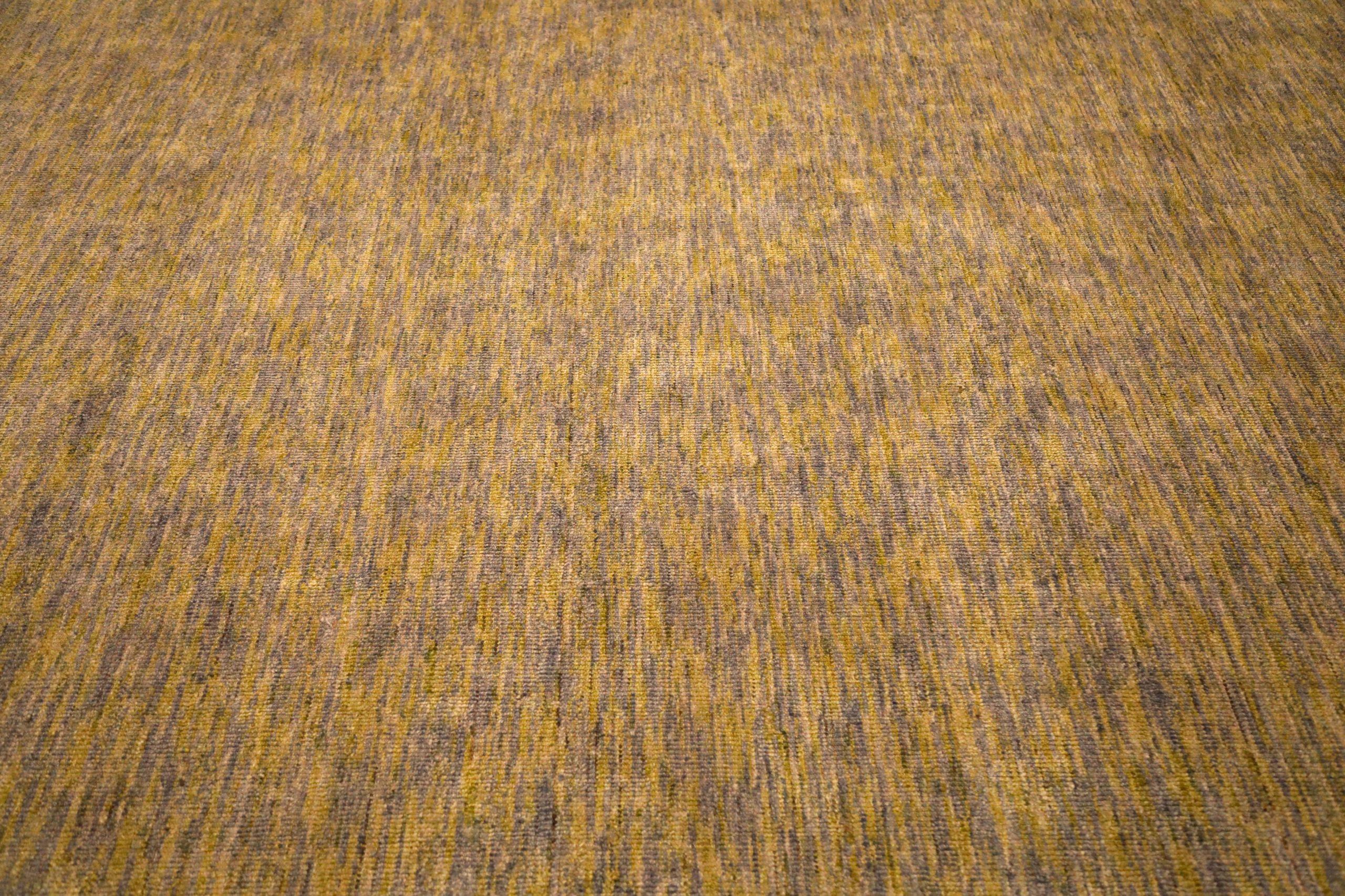 Tapis d'Inde en laine motif jaune taupe - 93688 Excellent état - En vente à Dallas, TX