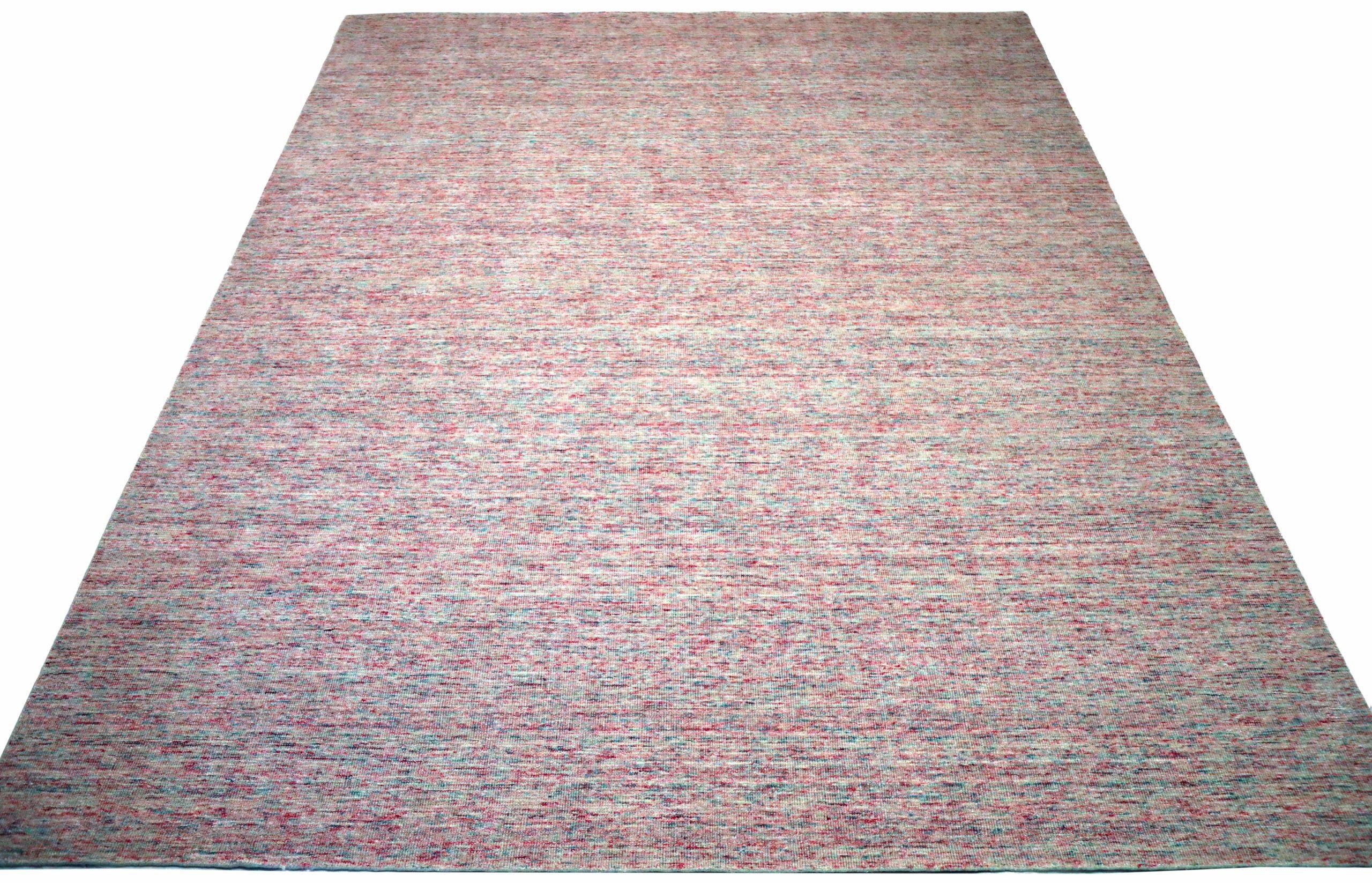 Entdecken Sie die Eleganz von India Solid mit dem Over Size Rug von CIRCA 1990. Dieses exklusive Design aus Wolle und Blau-Elfenbein-Rot ist perfekt, um Ihren Raum zu verschönern.