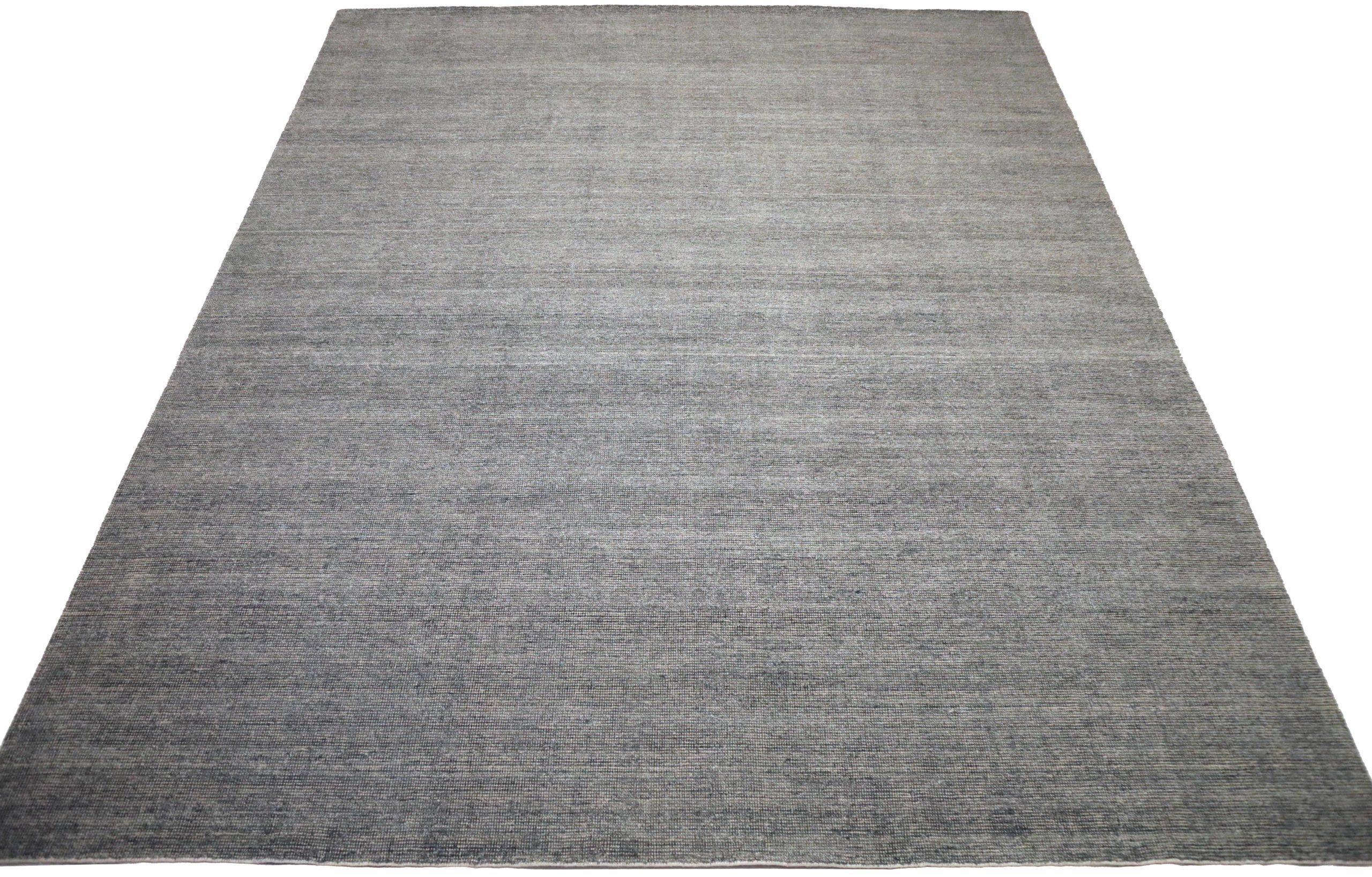 Entdecken Sie die Eleganz von India Solid mit dem Over Size Rug von CIRCA 1990. Dieses exklusive Design aus Wolle und Braun ist perfekt, um Ihren Raum zu verschönern.