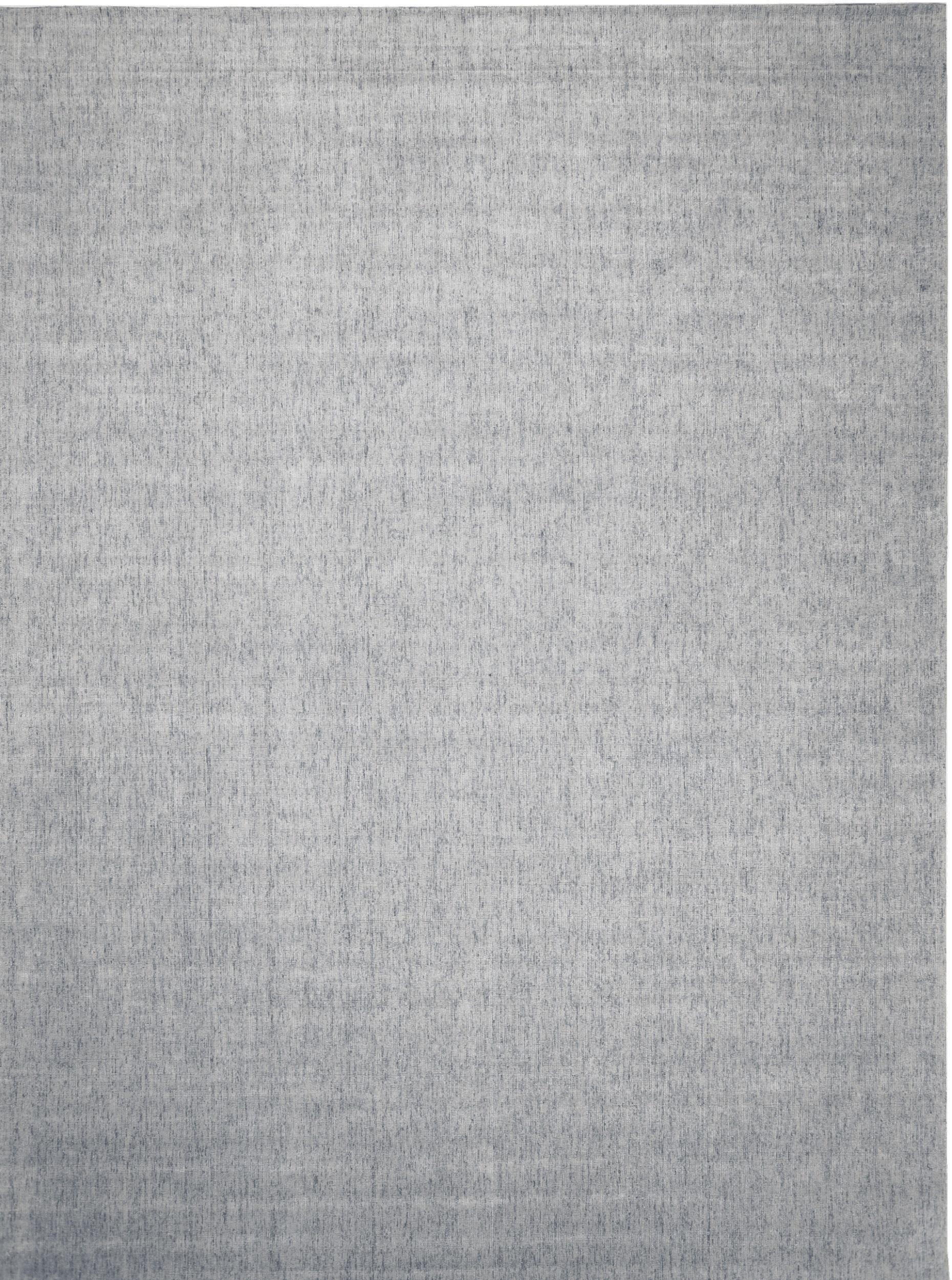 Entdecken Sie die Eleganz von India Solid mit dem Over Size Rug von CIRCA 1990. Dieses exklusive Design aus Wolle und Grau ist perfekt, um Ihren Raum zu verschönern.