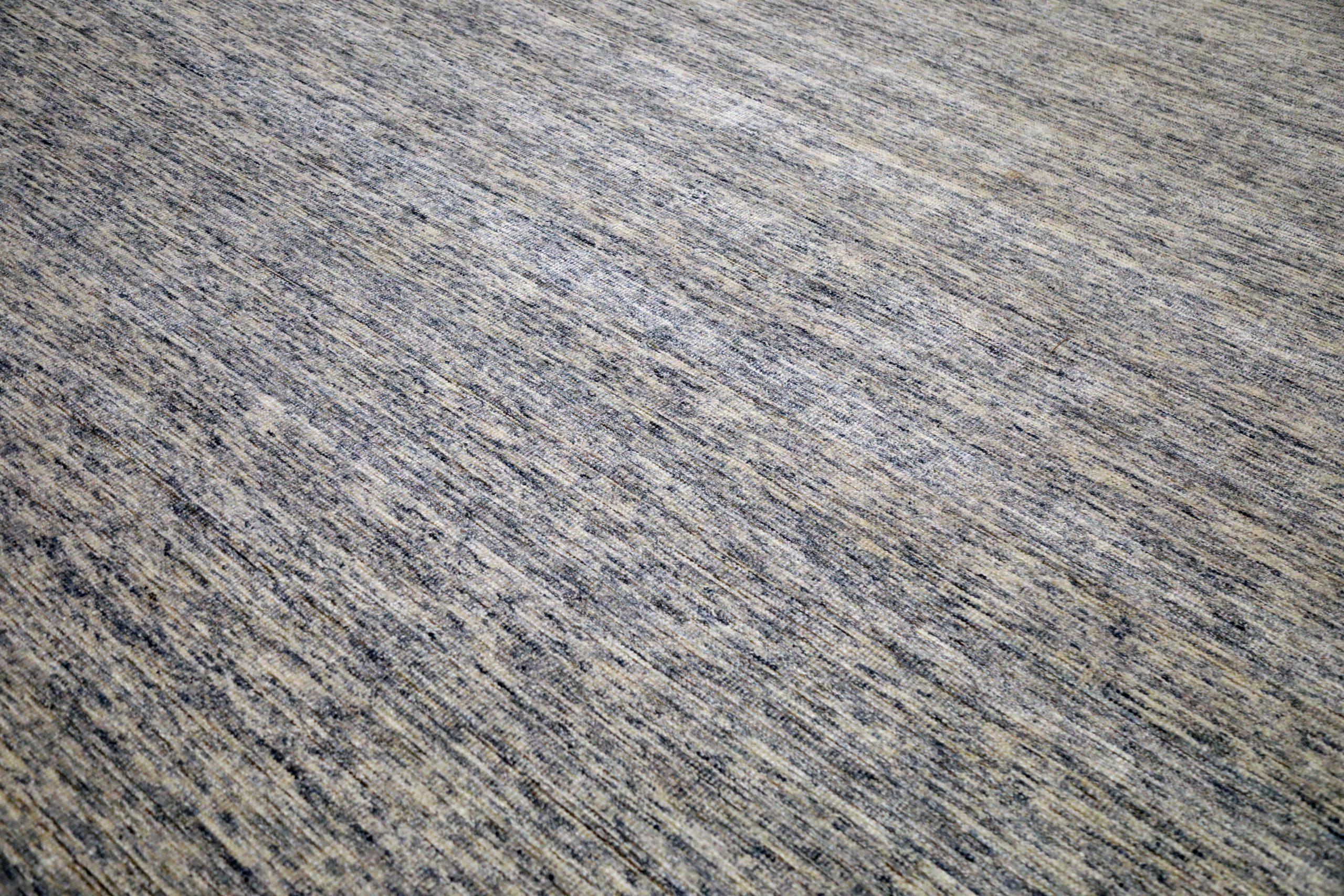 India Solid Over Size Teppich - Wolle Grau Elfenbein Design - 93713 (Indisch) im Angebot