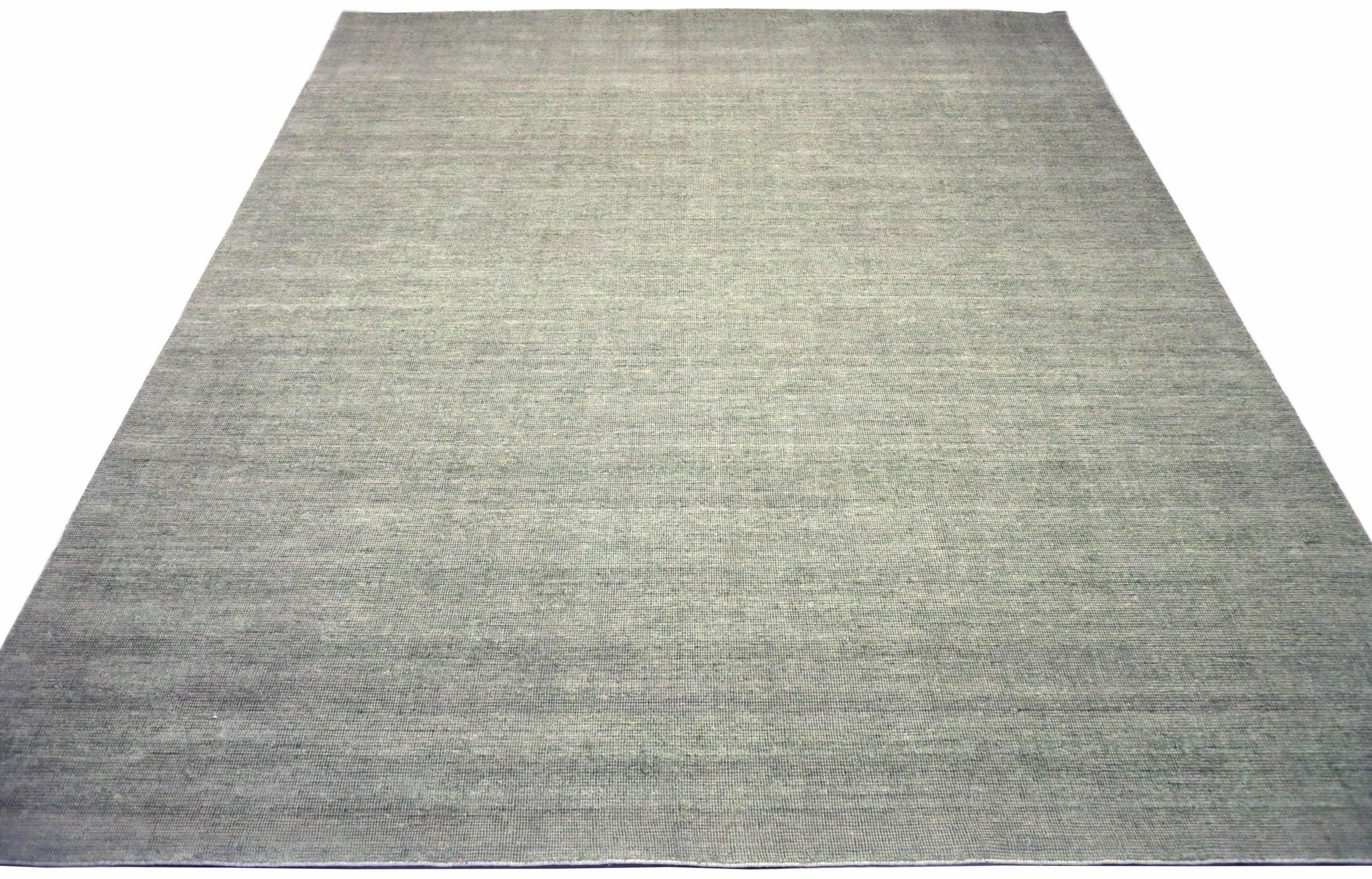 Entdecken Sie die Eleganz von India Solid mit dem Over Size Rug von CIRCA 1990. Dieses exklusive Design aus Wolle und GreenIvory ist perfekt, um Ihren Raum zu verschönern.