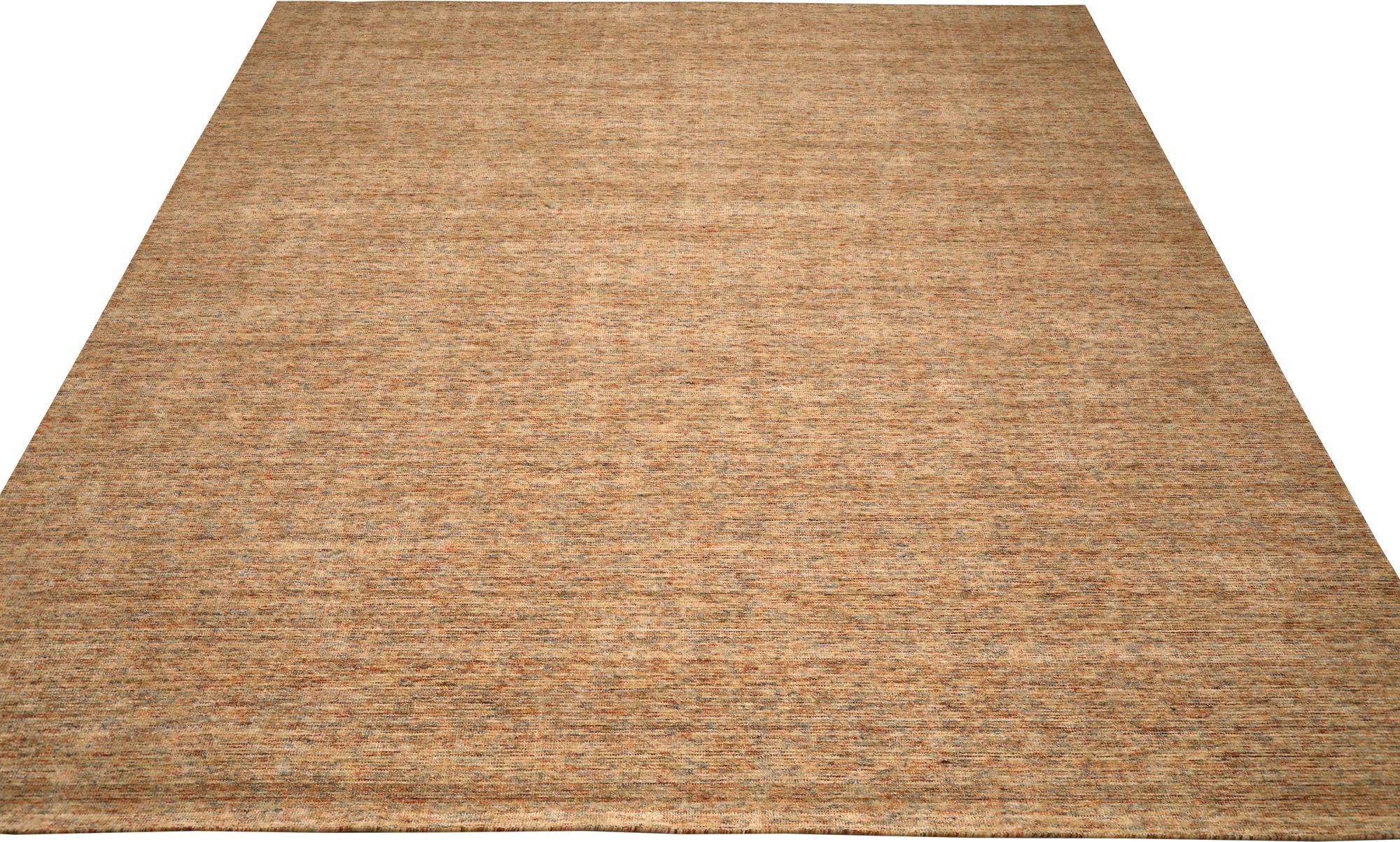 Entdecken Sie die Eleganz von India Solid mit dem Over Size Rug von CIRCA 1990. Dieses exklusive Design aus Wolle und Elfenbeinrot-Gelb ist perfekt, um Ihren Raum zu verschönern.