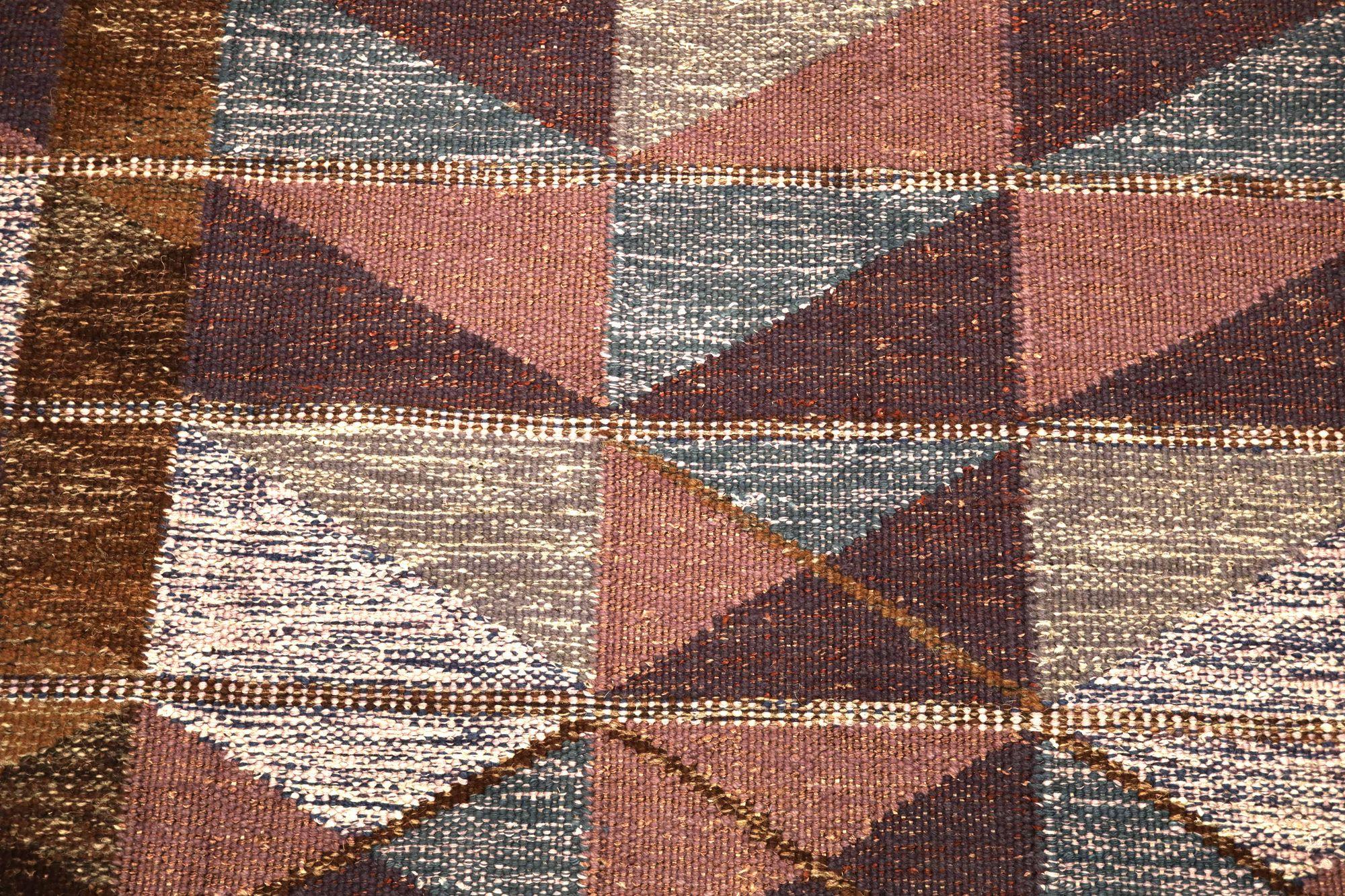 Moderne Tapis de collection suédois - Laine bleu ivoire rouge - 93427 en vente