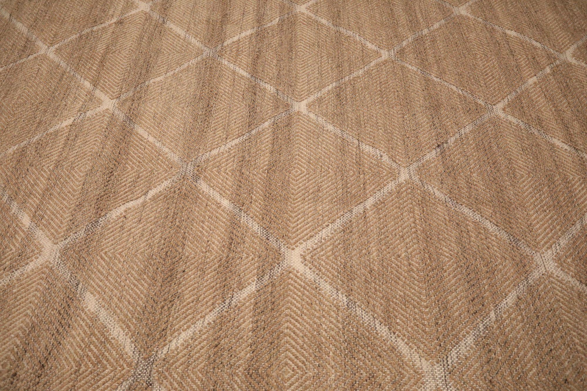 Entdecken Sie die Eleganz der India Swedish Collection mit den Area Rugs von Circa 1990. Dieses exklusive Design aus Wolle und Braun-Elfenbein ist perfekt, um Ihren Raum zu verschönern.