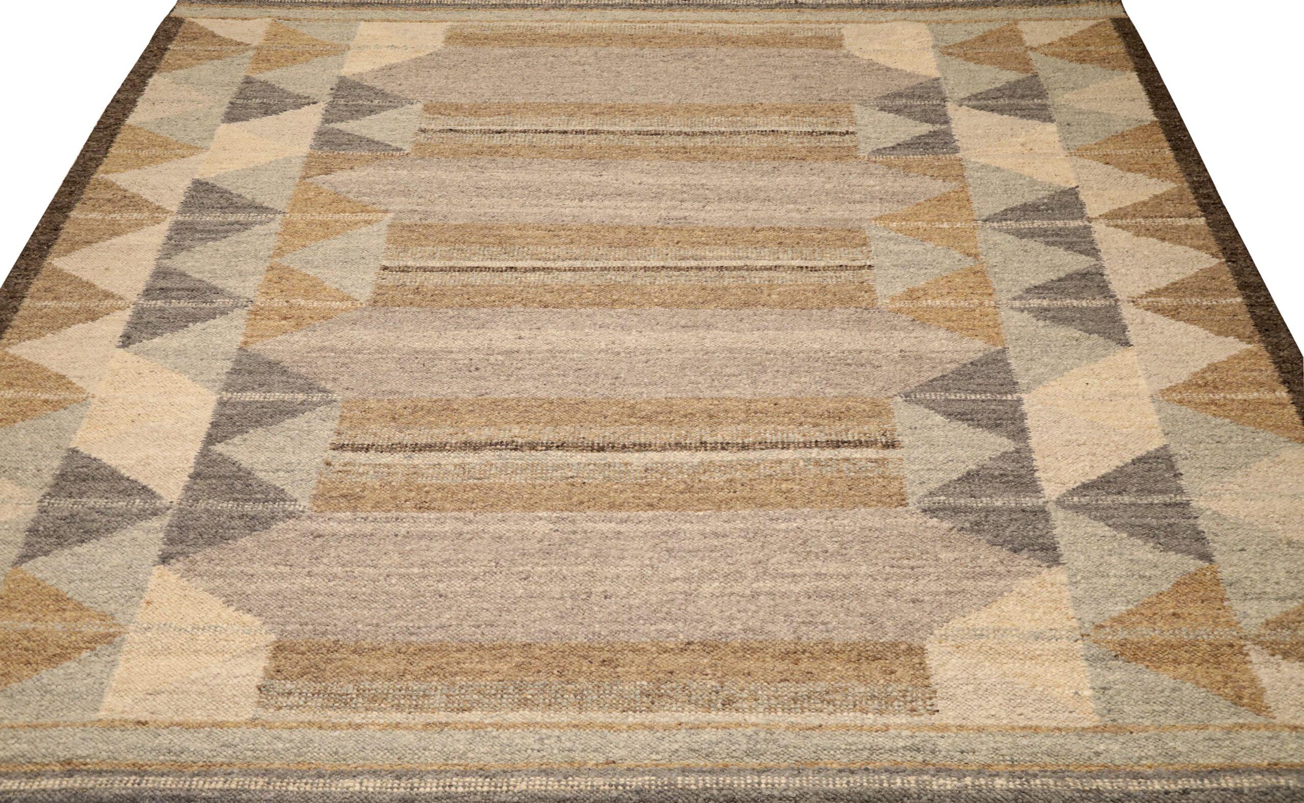 Découvrez l'élégance de la Collection Eleg S, qui comprend des tapis de sol de la série Circa 1990. Conçu avec de la laine et du Design/One, ce design exclusif est parfait pour mettre en valeur votre espace.