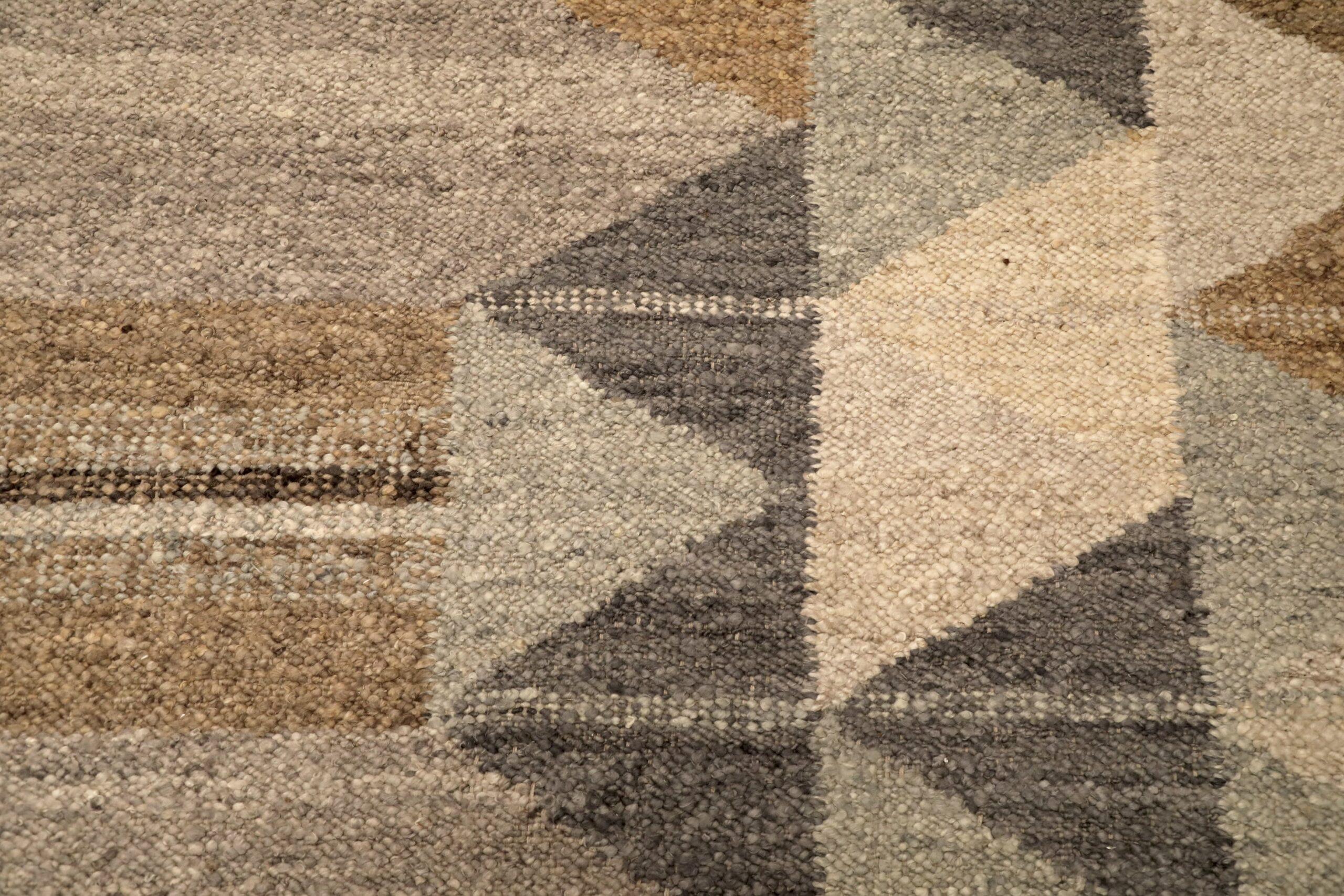 Indien Tapis de collection suédois de laine gris et jaune, 96245 en vente