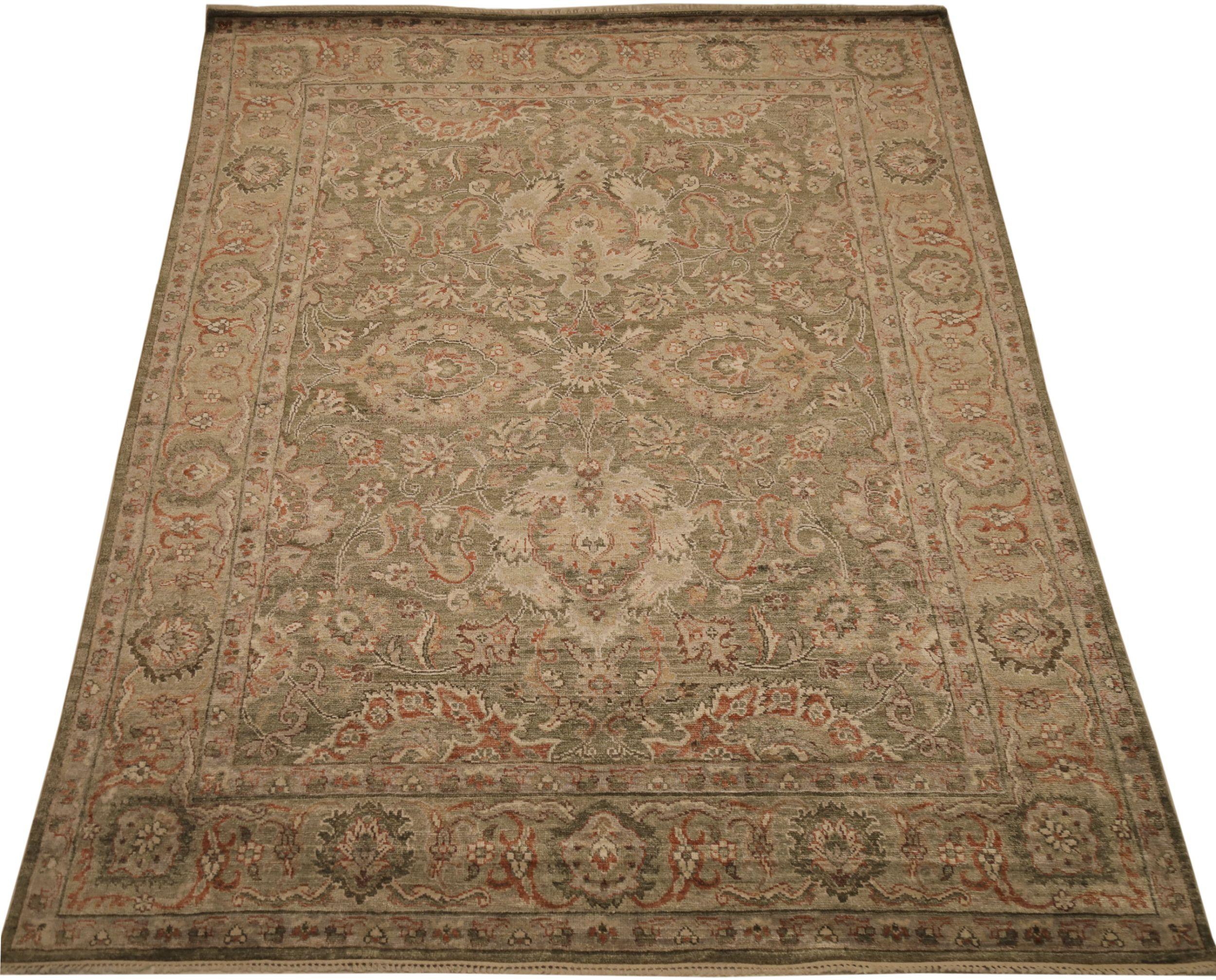 Découvrez l'élégance de l'Inde Tabriz, avec des tapis de zone datant de 1990. Conçu avec de la laine et du GreenIvoryRed, ce design exclusif est parfait pour mettre en valeur votre espace.