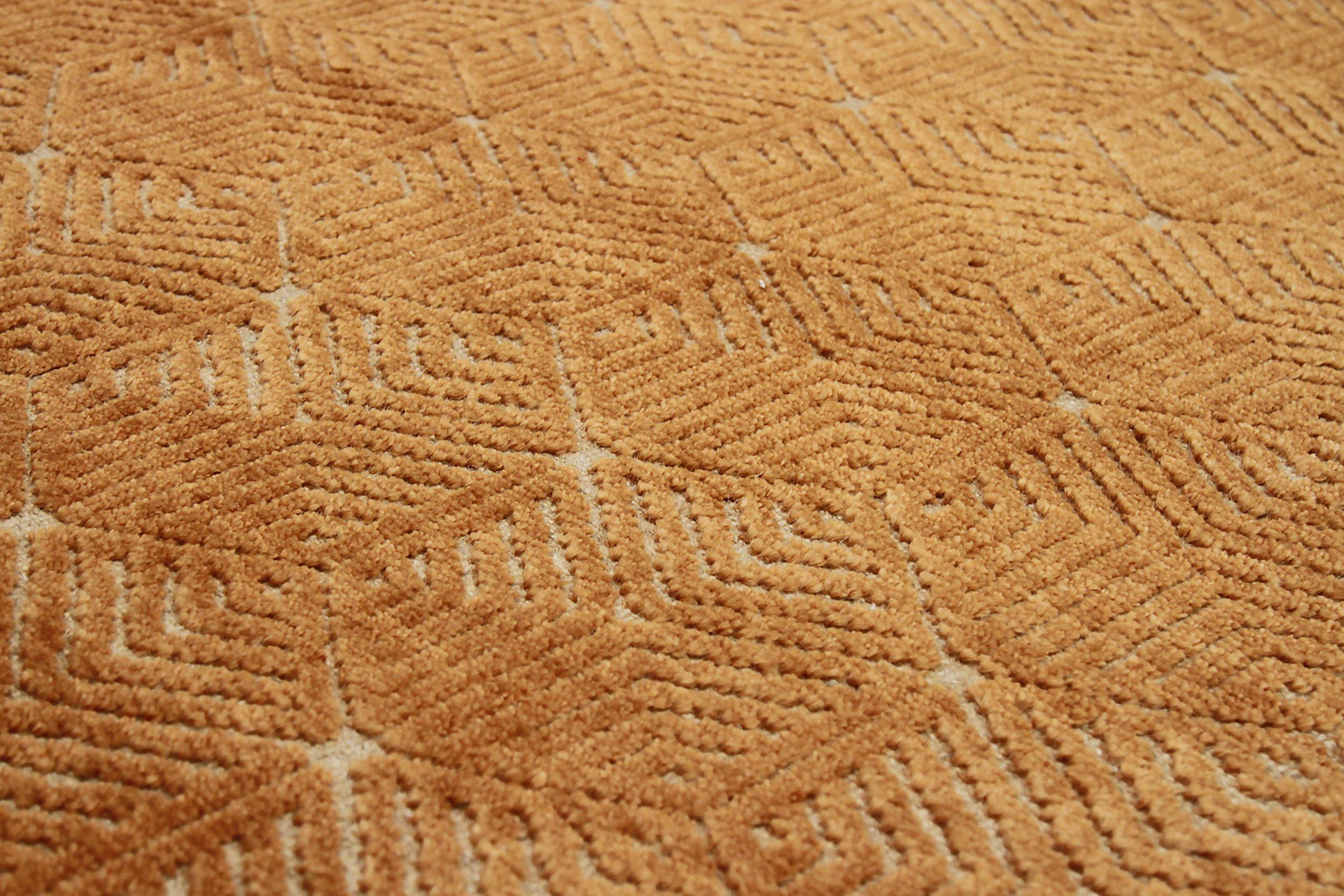 India Tiger Small Rug Circa 1990 - Wool Yellow Design - 90597 In Excellent Condition For Sale In Dallas, TX