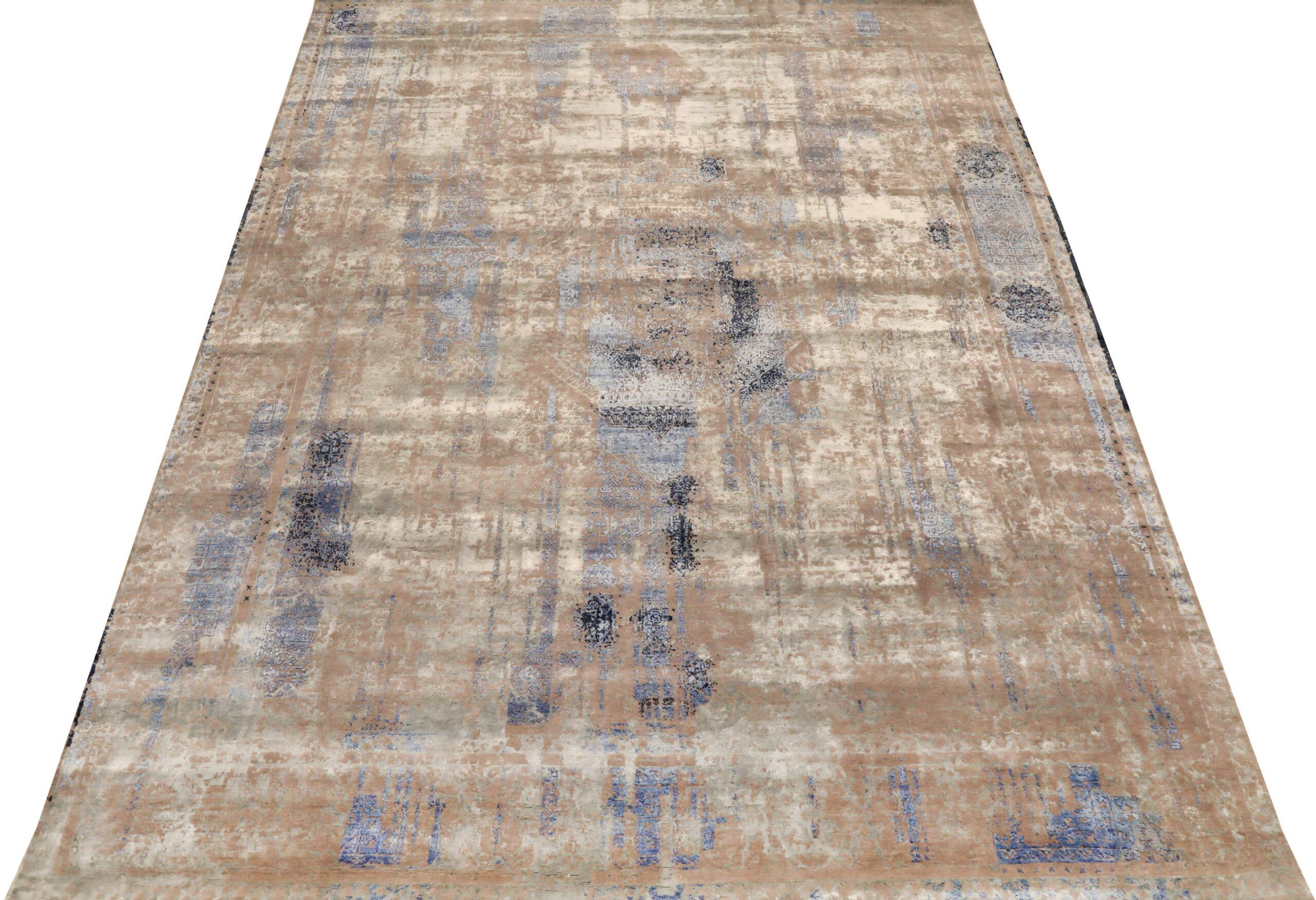 Scopri l'eleganza dell'India Transitional con i tappeti CIRCA del 1990. Progettato con lana e seta e con sfumature blu di grigio/argentoTerracotta, questo design esclusivo è perfetto per valorizzare il tuo spazio.