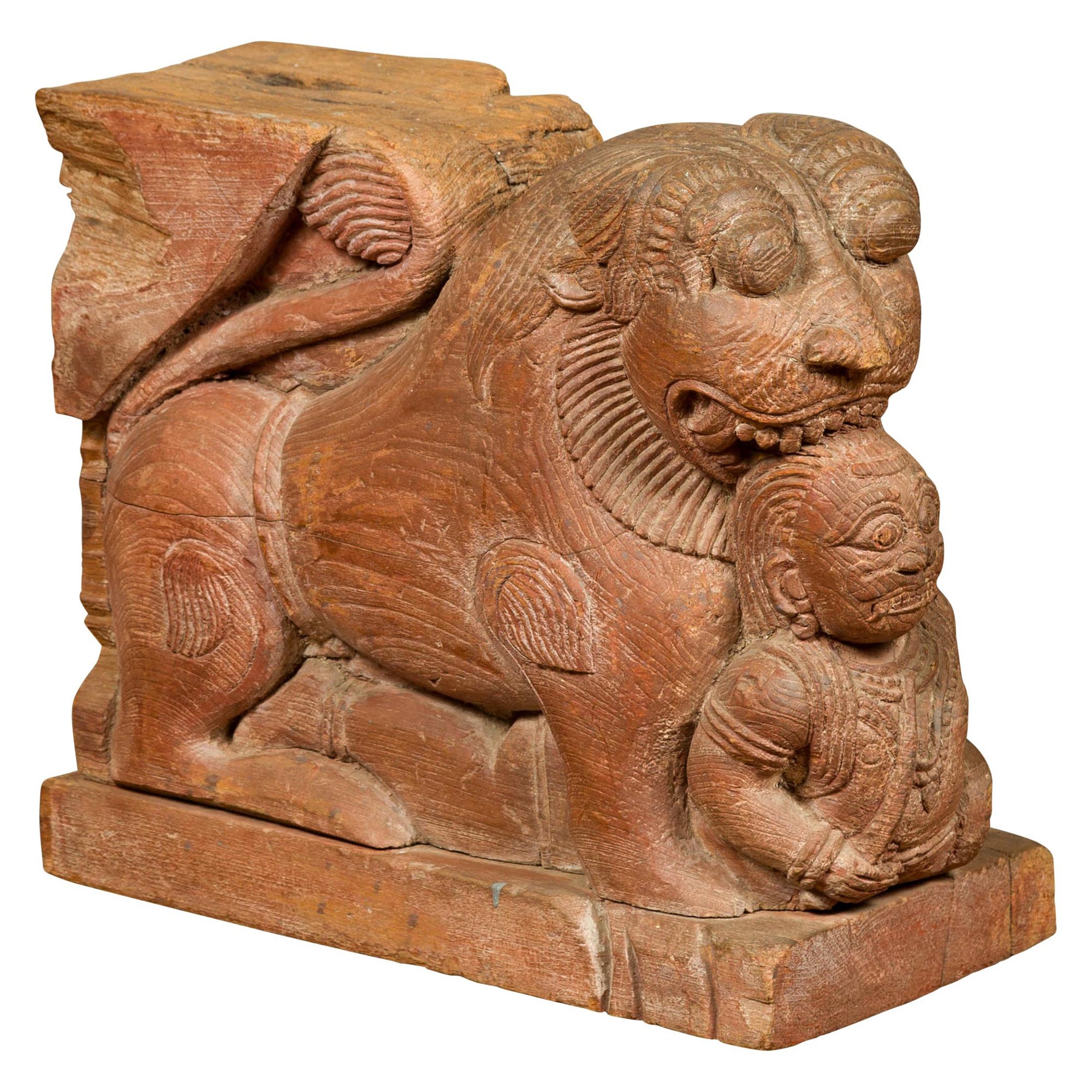 Sculpture de lion gardien indienne du 18ème siècle avec plateaux de peinture d'origine