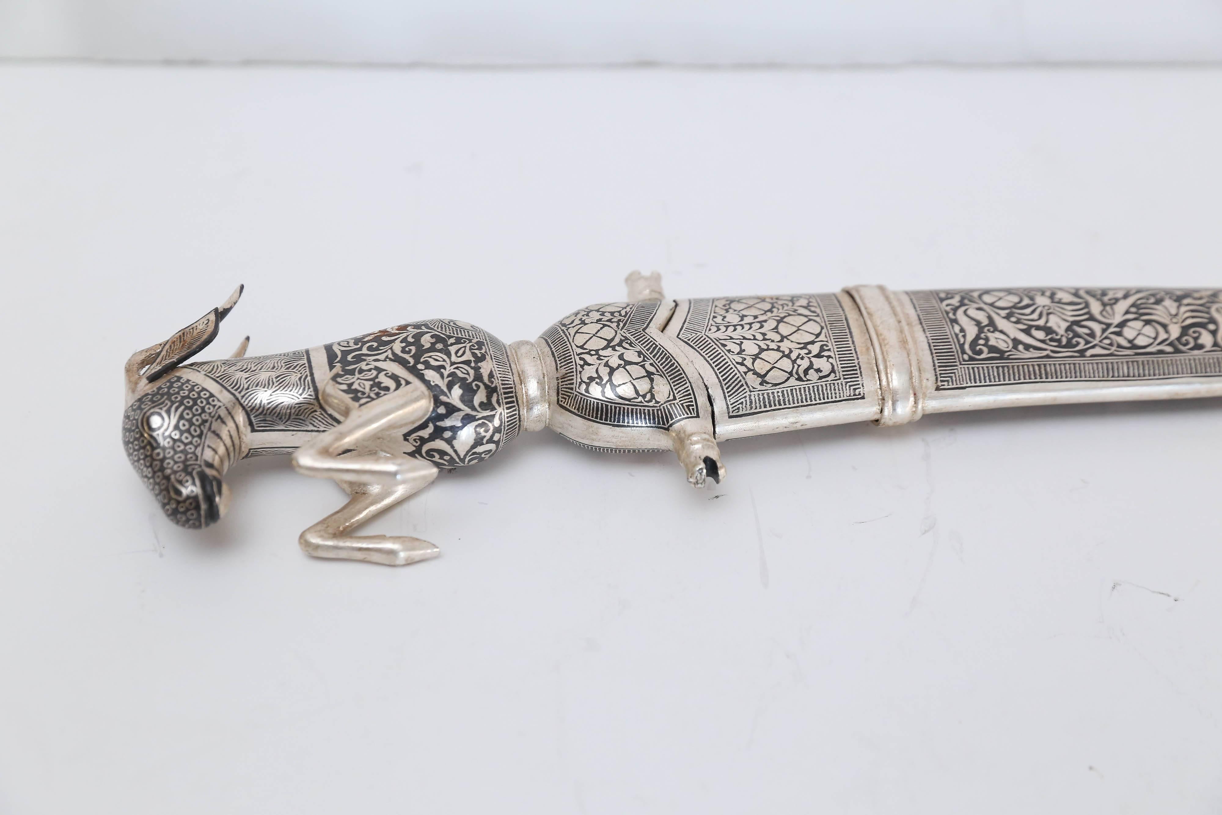 Indian 1920s Special Steel Water Tempered Inlay Silver Work Mughal Dagger In Excellent Condition In Houston, TX