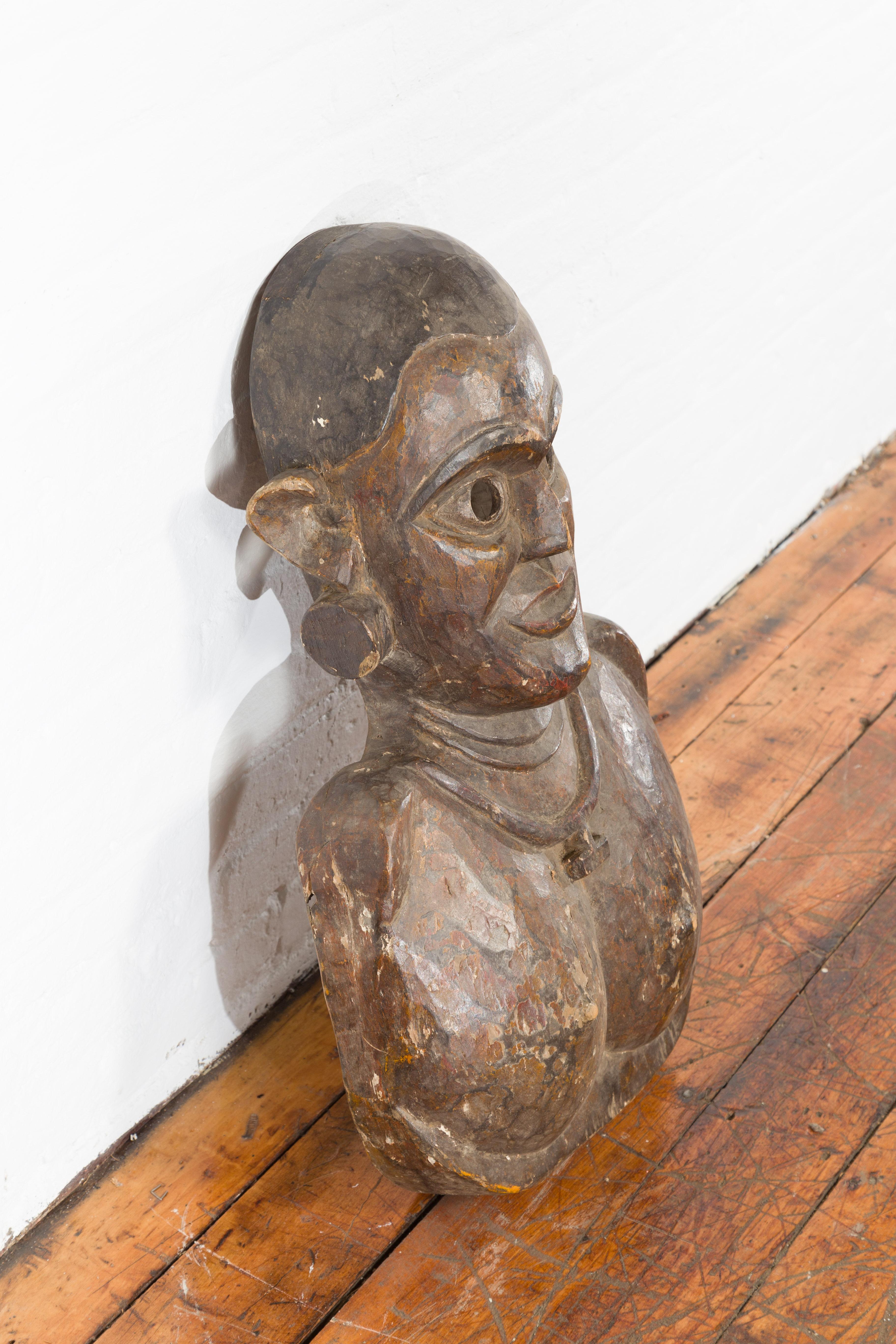 Masque de cérémonie indien en bois du 19e siècle Bon état - En vente à Yonkers, NY