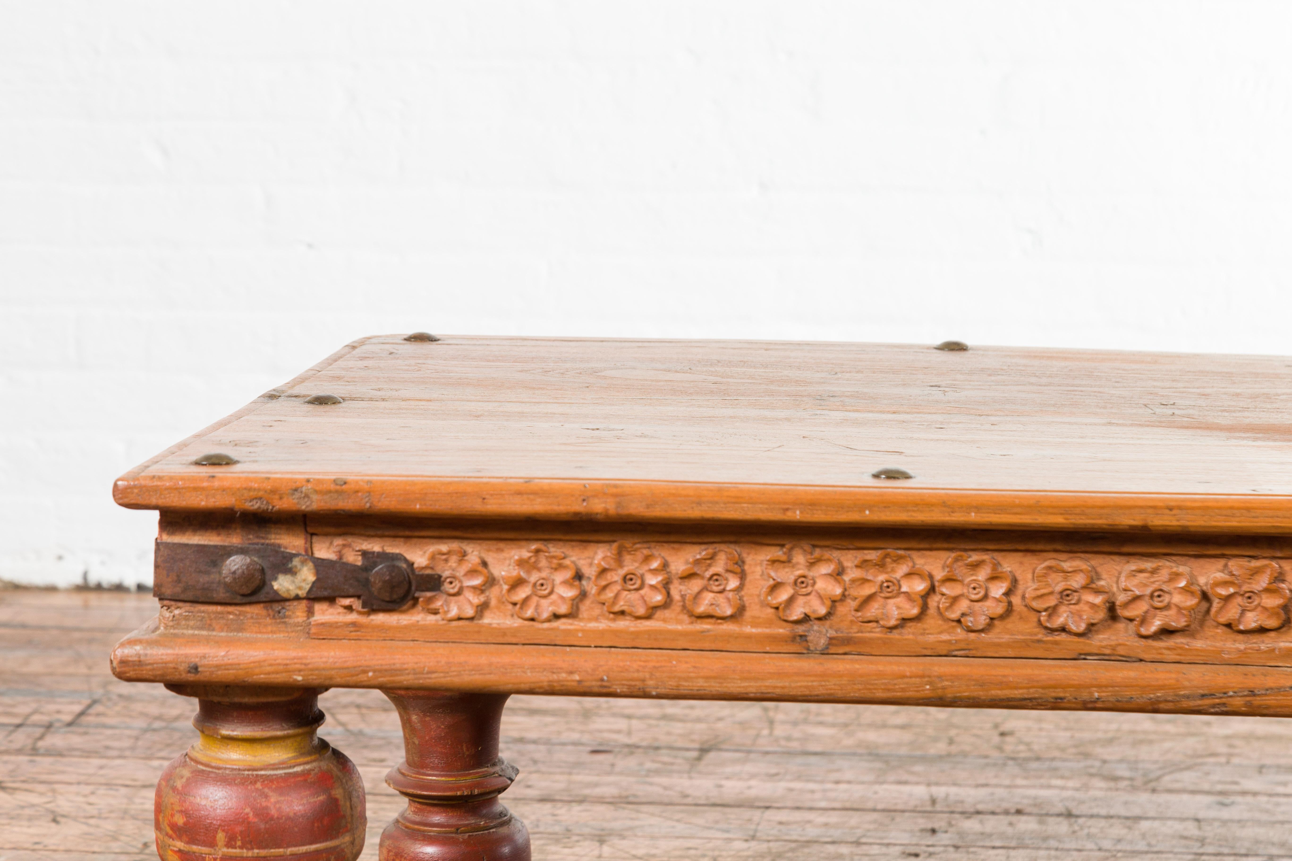 Indian 19th Century Coffee Table with Carved Floral Frieze and Baluster Legs For Sale 3