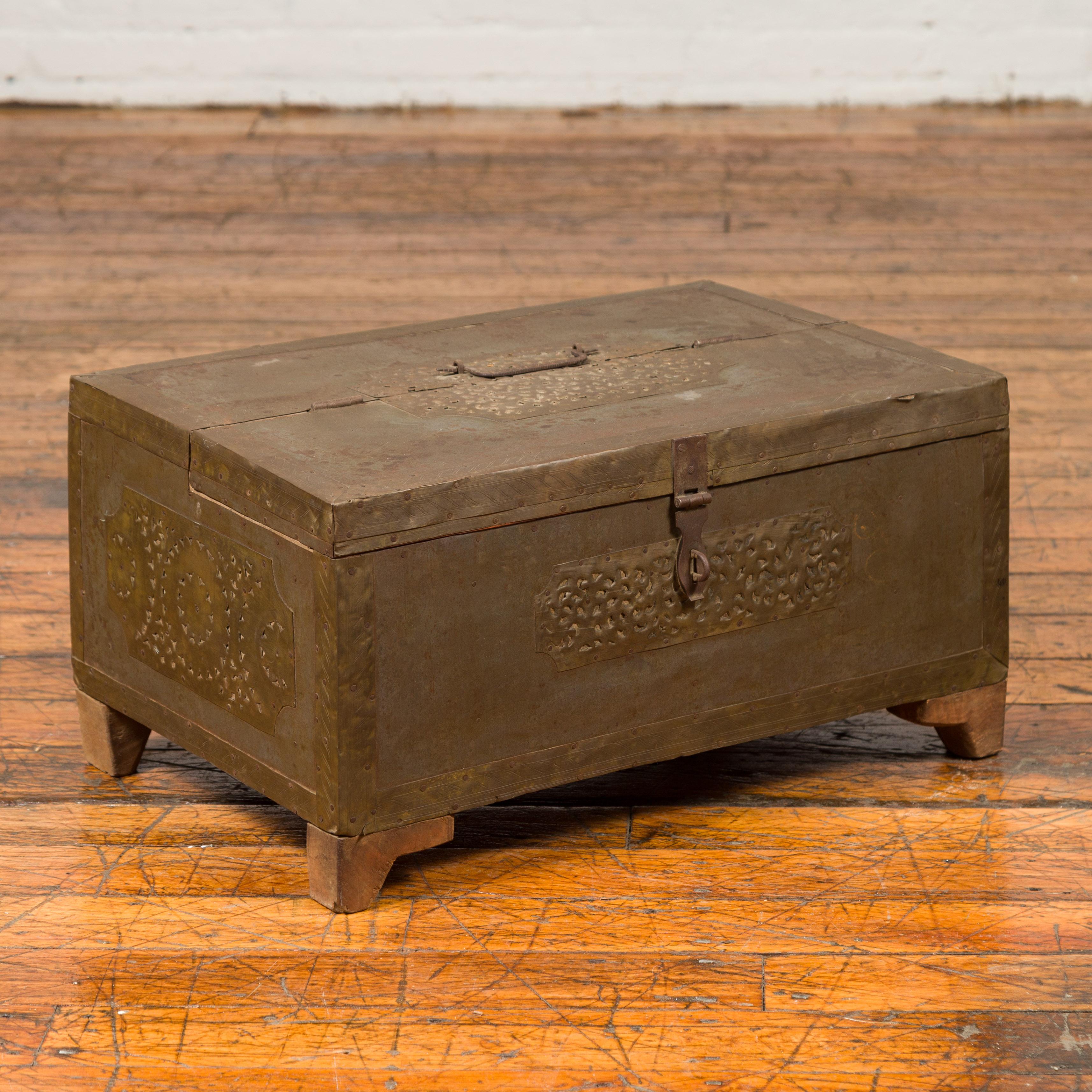 Indian 19th Century Merchant's Chest with Pierced Geometric Decor and Patina For Sale 4