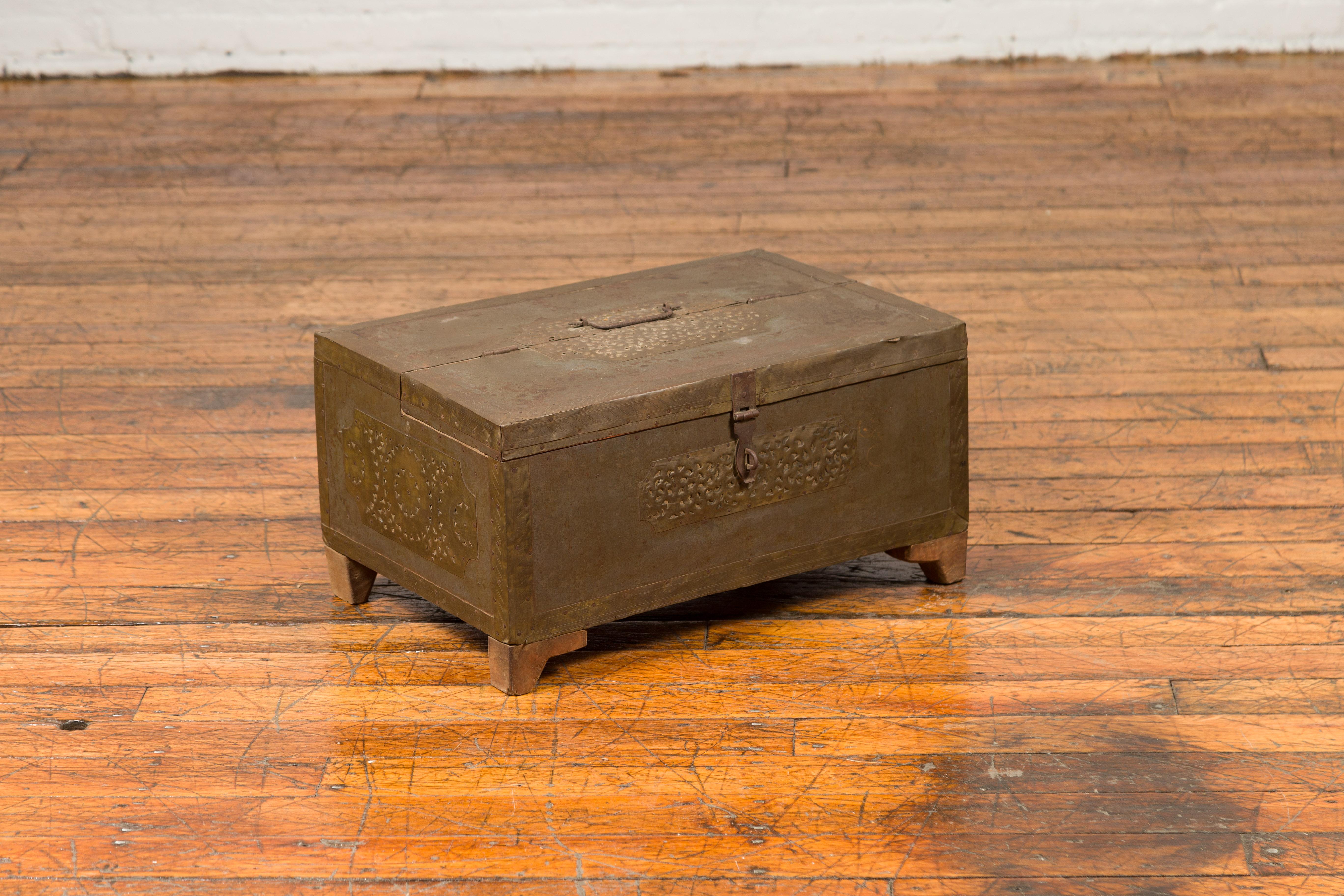 Indian 19th Century Merchant's Chest with Pierced Geometric Decor and Patina For Sale 5
