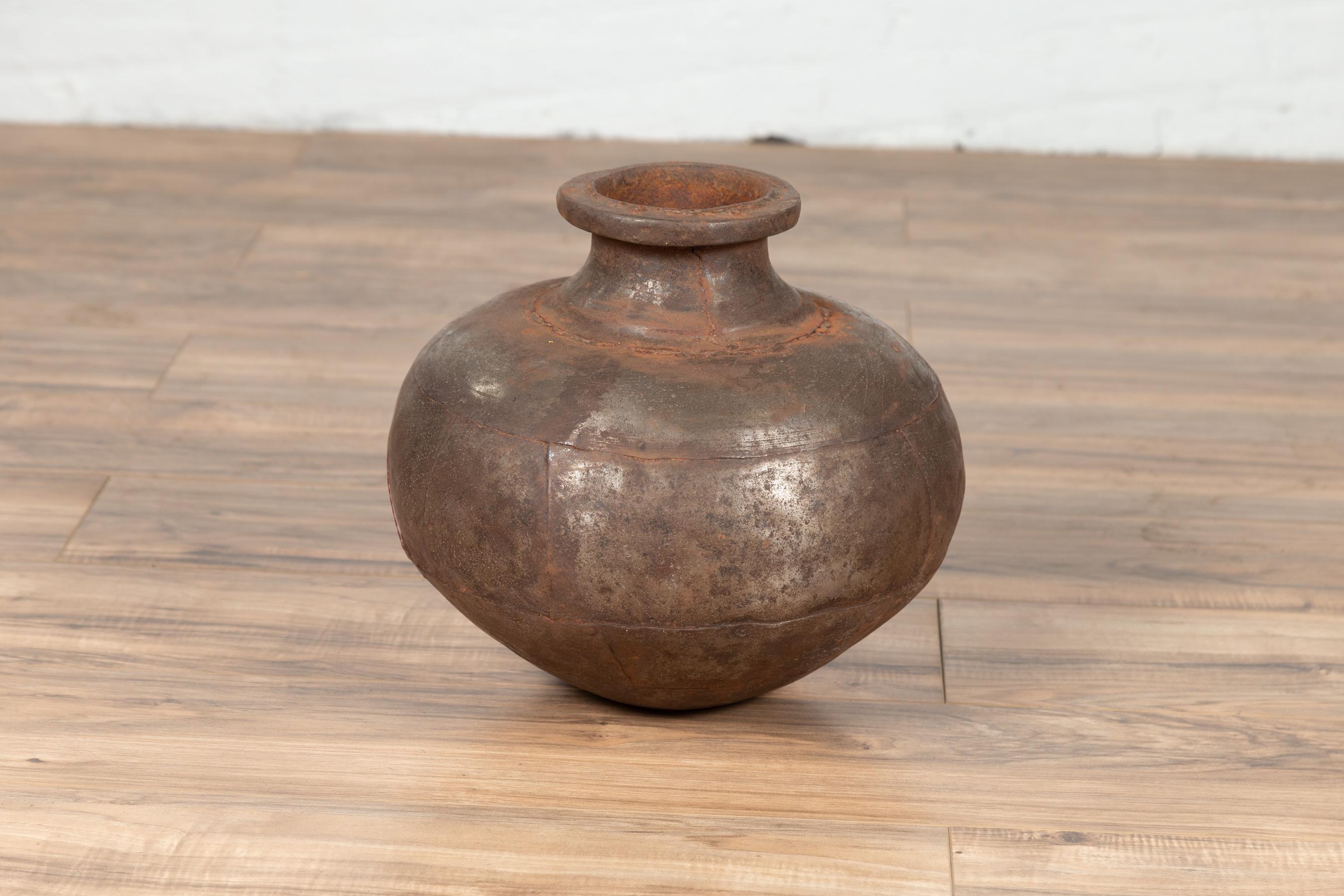 Indian 19th Century Metal Water Jug with Generous Belly and Protruding Lip For Sale 5