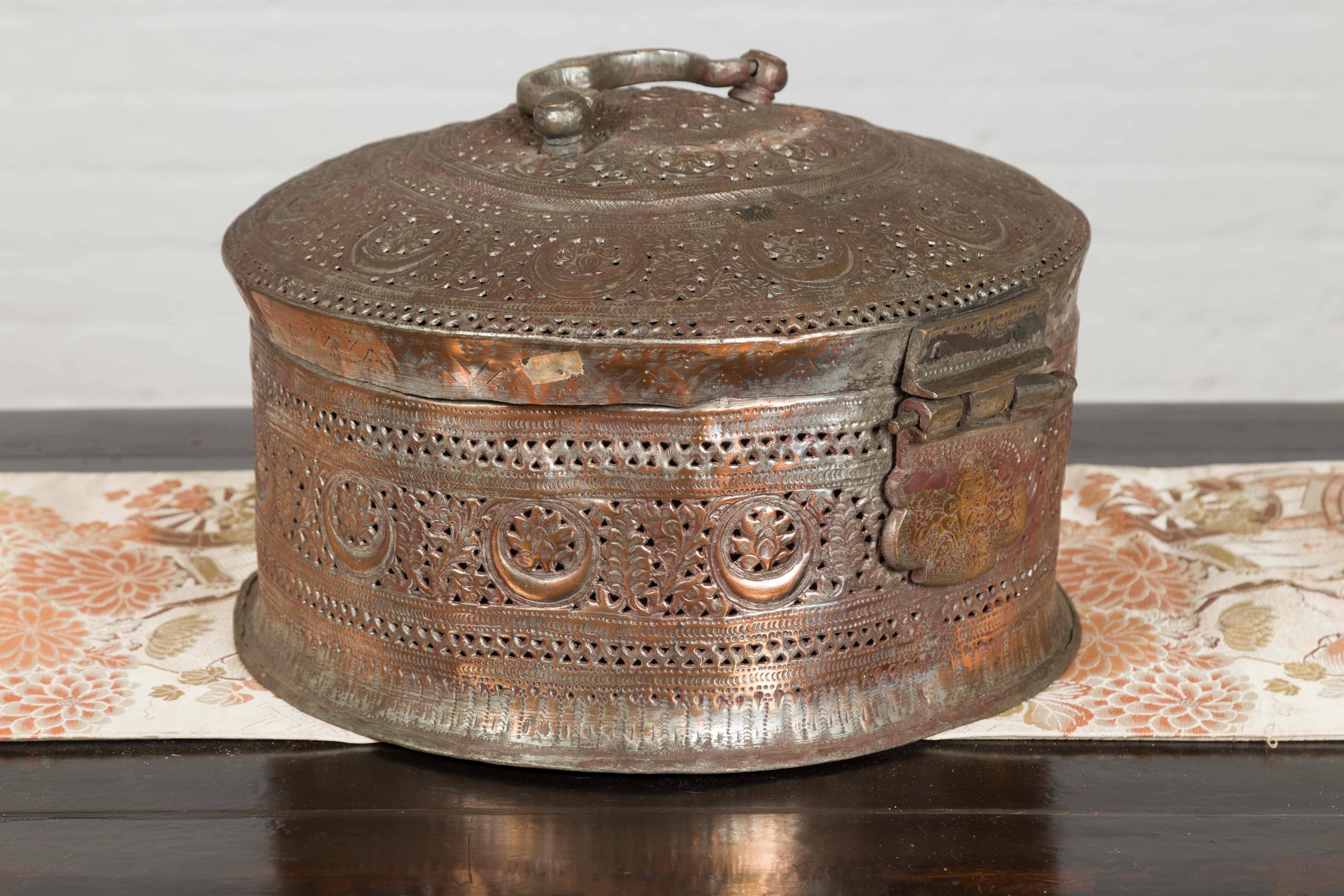 Indian 19th Century Round Silver Plated Metal Box with Pierced Foliage Motifs For Sale 6