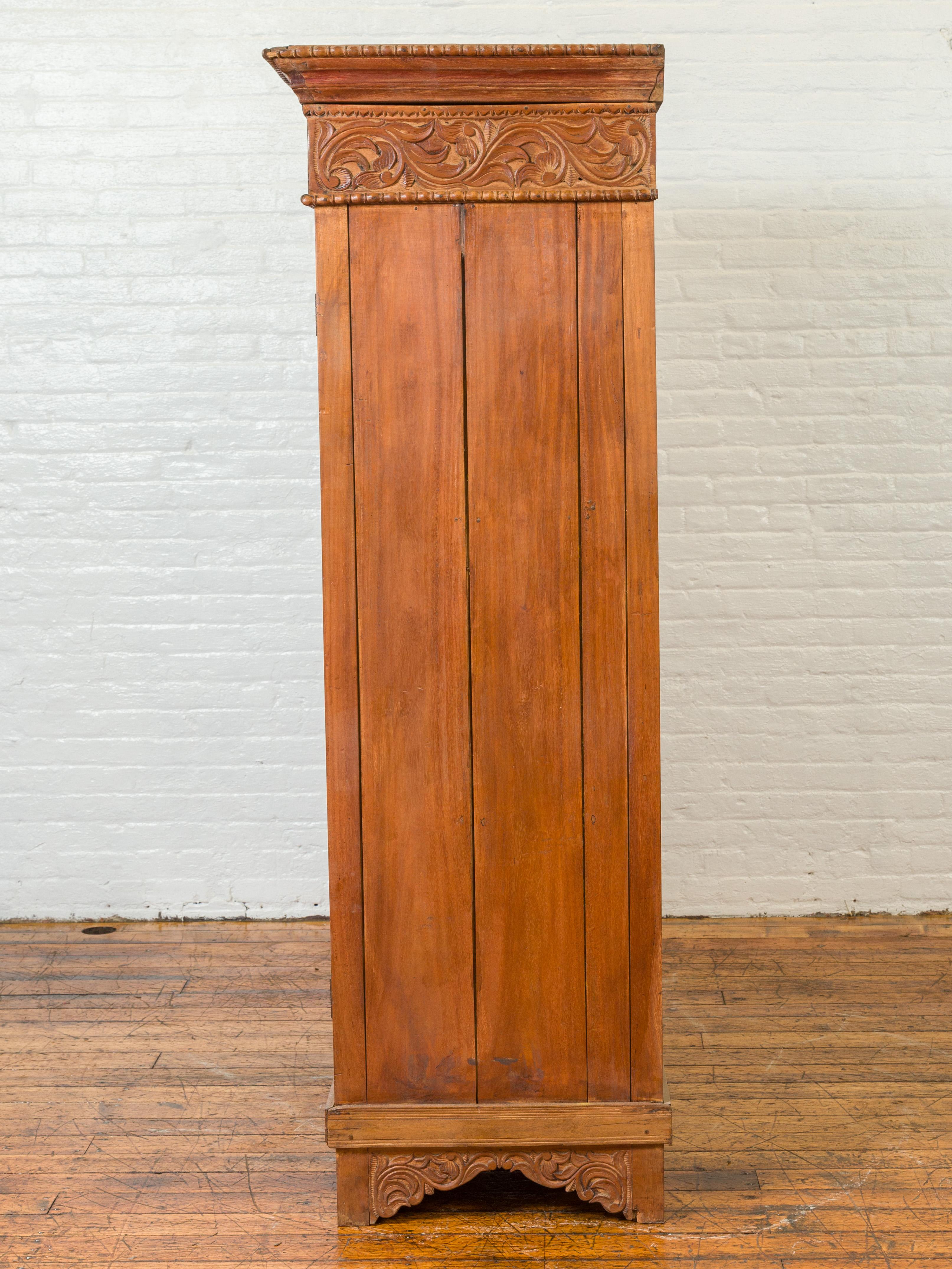 Indian 19th Century Tall Cabinet with Carved Scrolling Foliage and Beaded Motifs For Sale 10