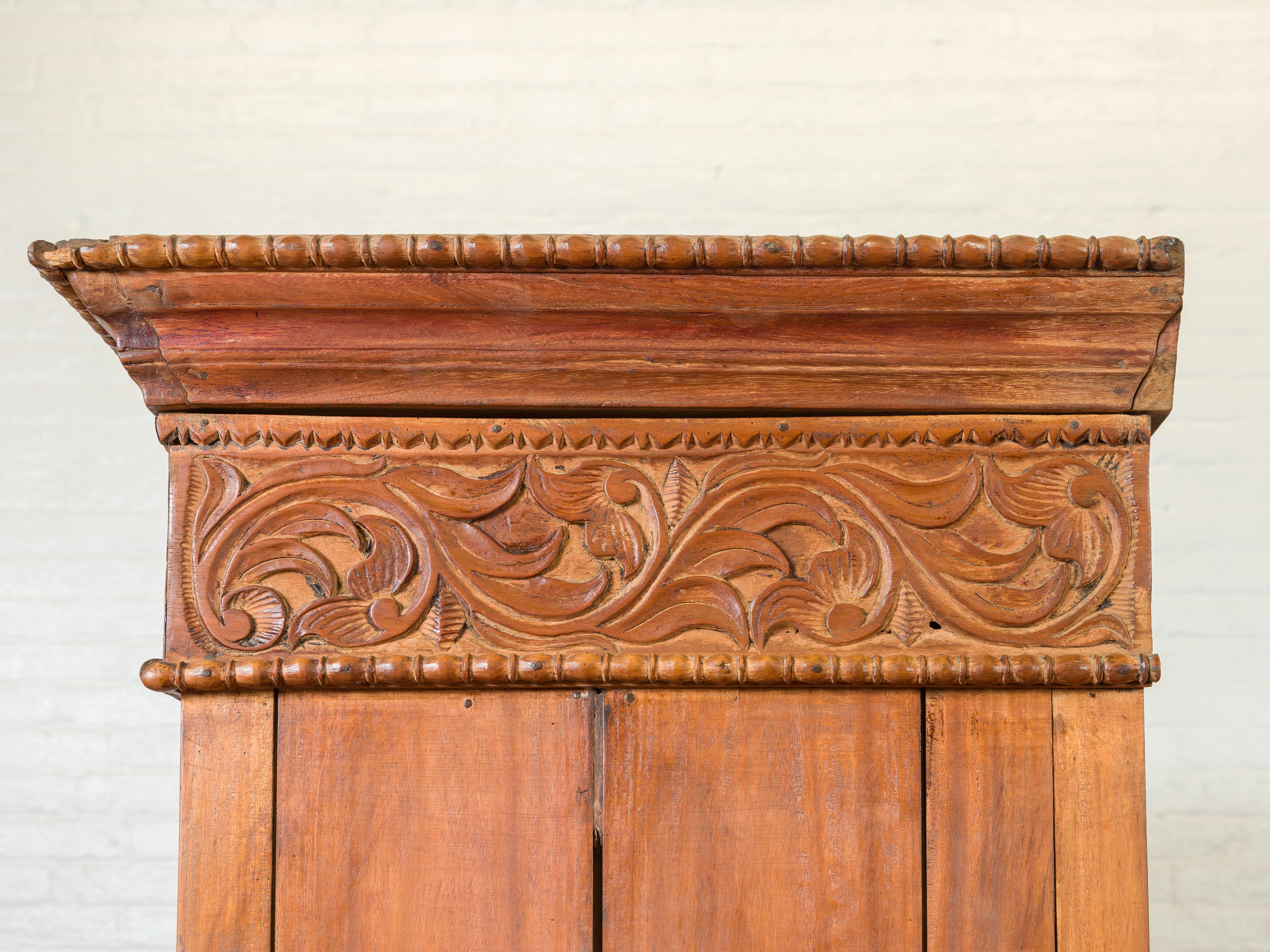 Indian 19th Century Tall Cabinet with Carved Scrolling Foliage and Beaded Motifs For Sale 11