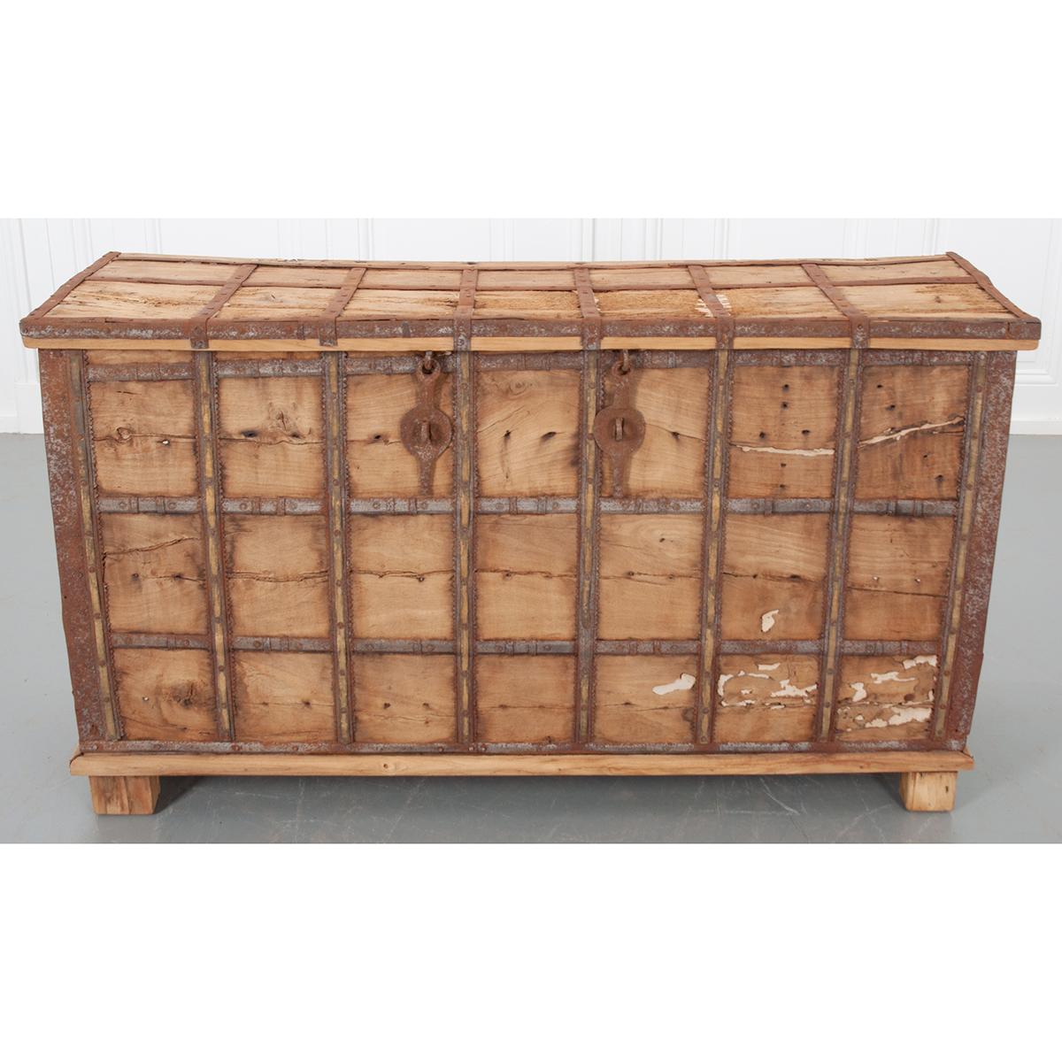 Indian 19th Century Teak and Iron-Bound Trunk For Sale 6