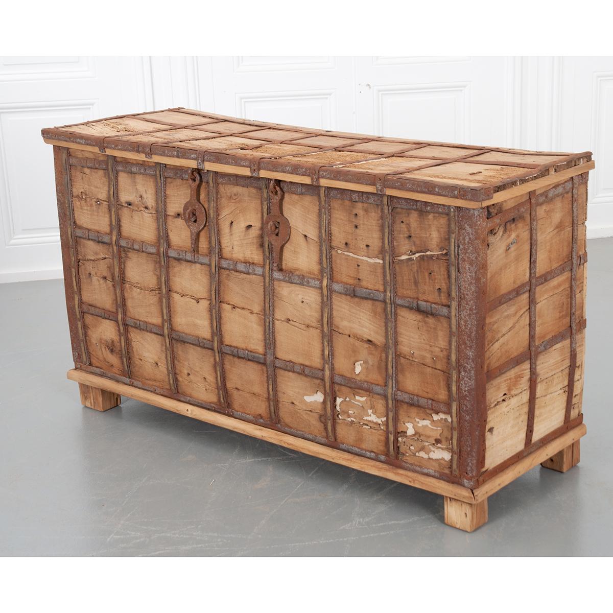 Indian 19th Century Teak and Iron-Bound Trunk For Sale 7