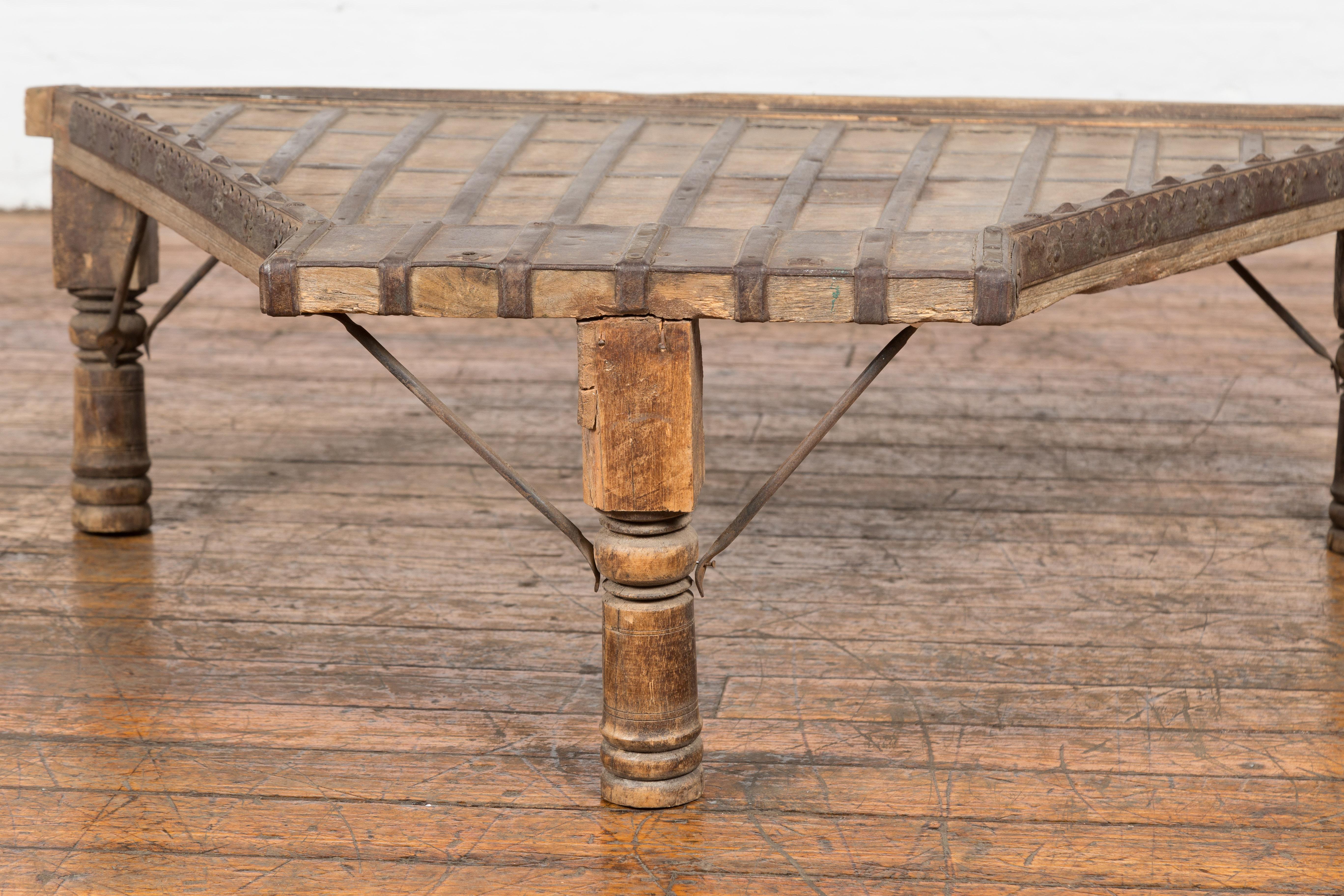 Indian 19th Century Wood Bullock Cart Made into a Coffee Table with Iron Details In Good Condition For Sale In Yonkers, NY