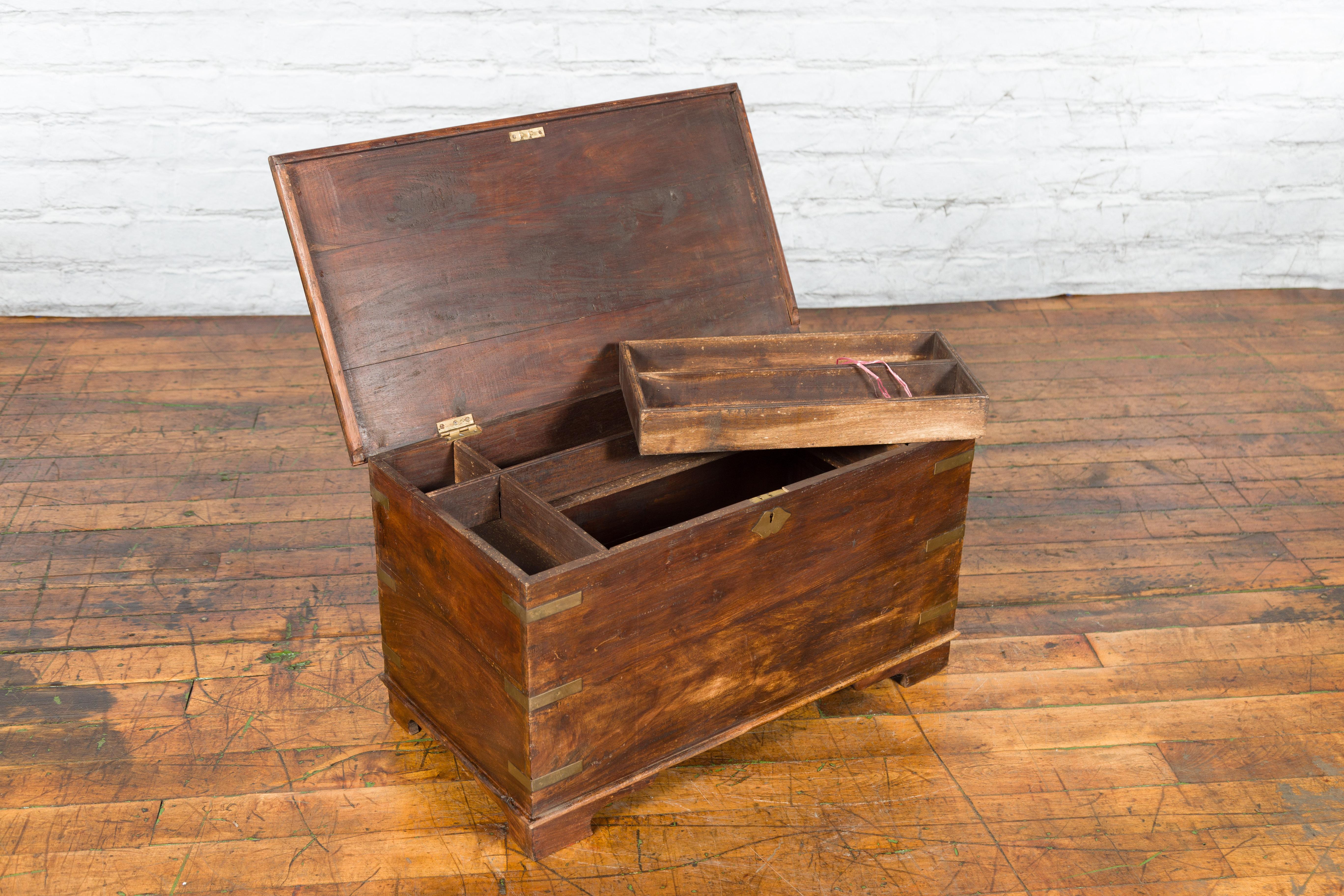 Indian 19th Century Wooden Trunk with Brass Inlay and Bracket Feet For Sale 6