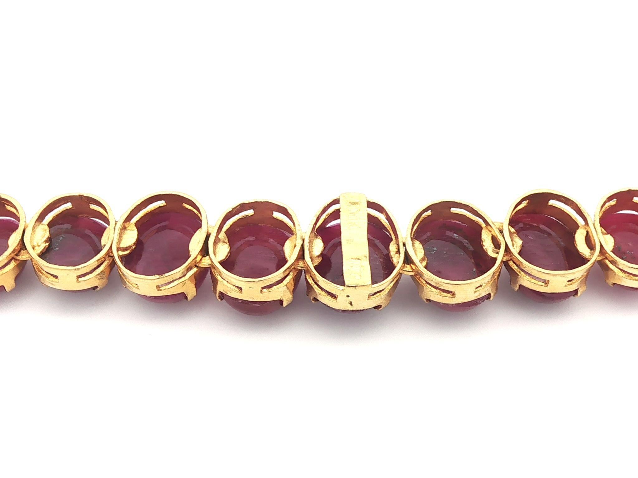 Collana indiana regolabile con cabochon di rubino graduato in oro giallo 22k in vendita 5