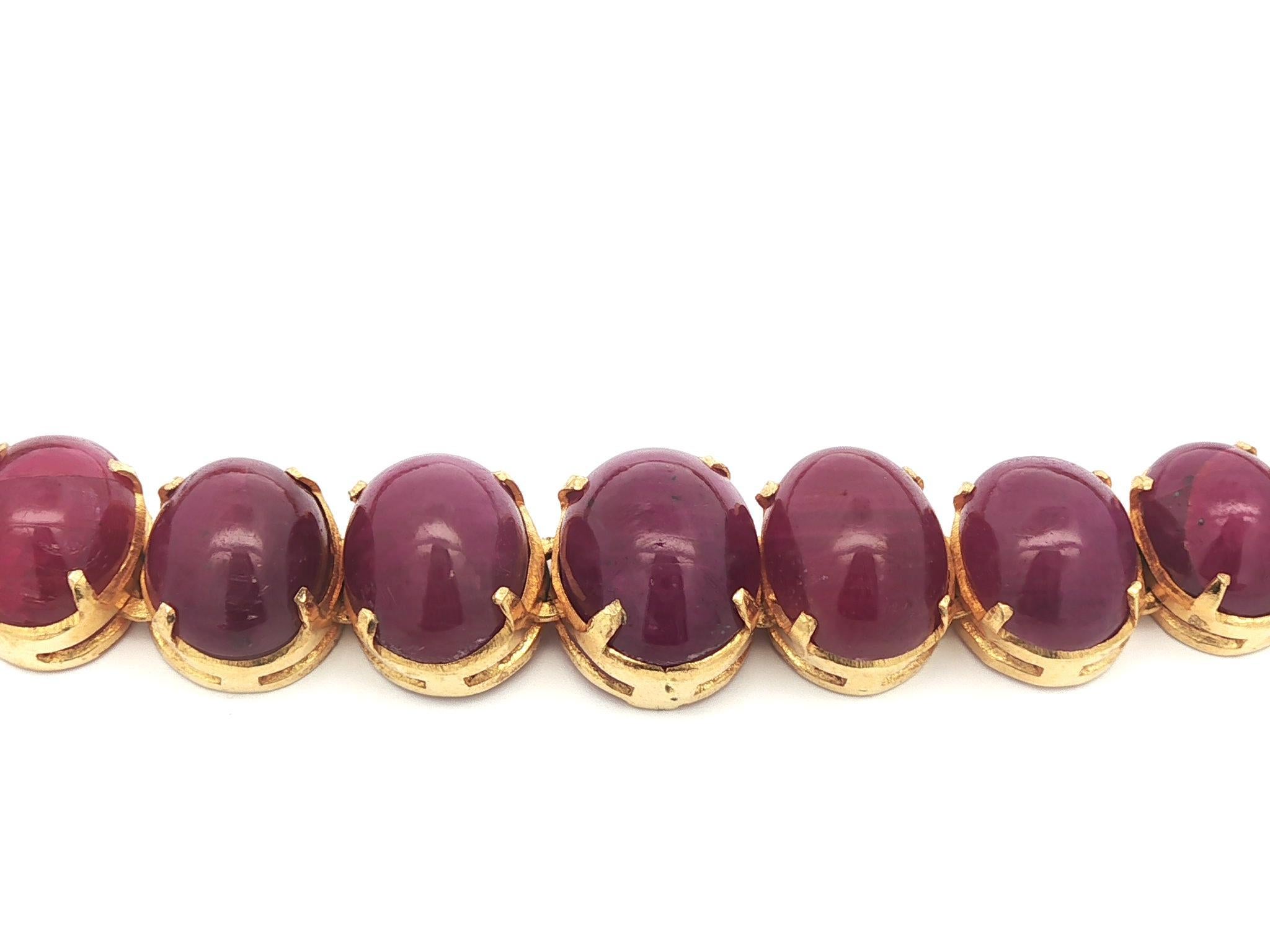 Collana indiana regolabile con cabochon di rubino graduato in oro giallo 22k in vendita 4