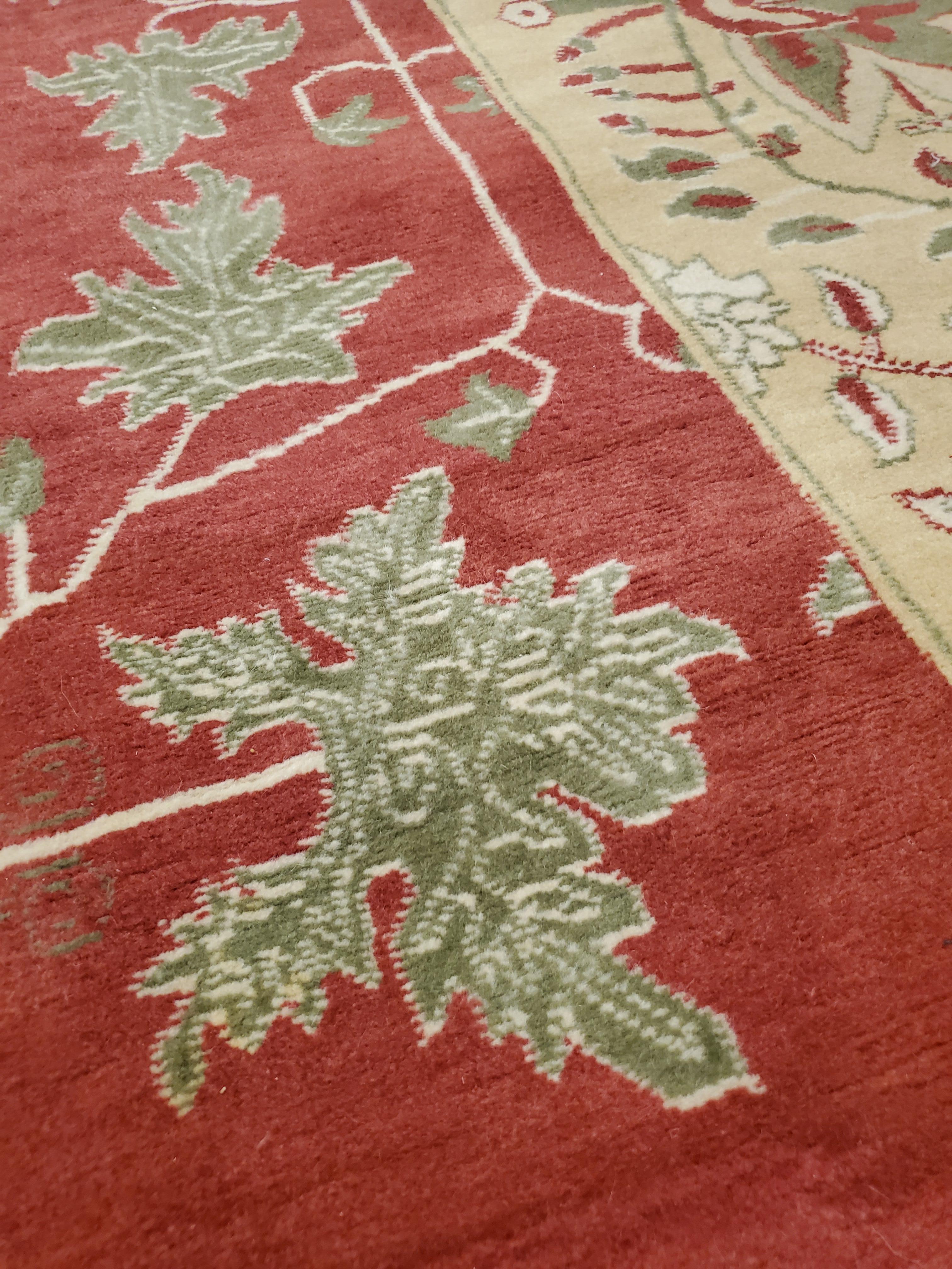 Indischer Agra-Teppich im Indischen Stil (Handgeknüpft) im Angebot