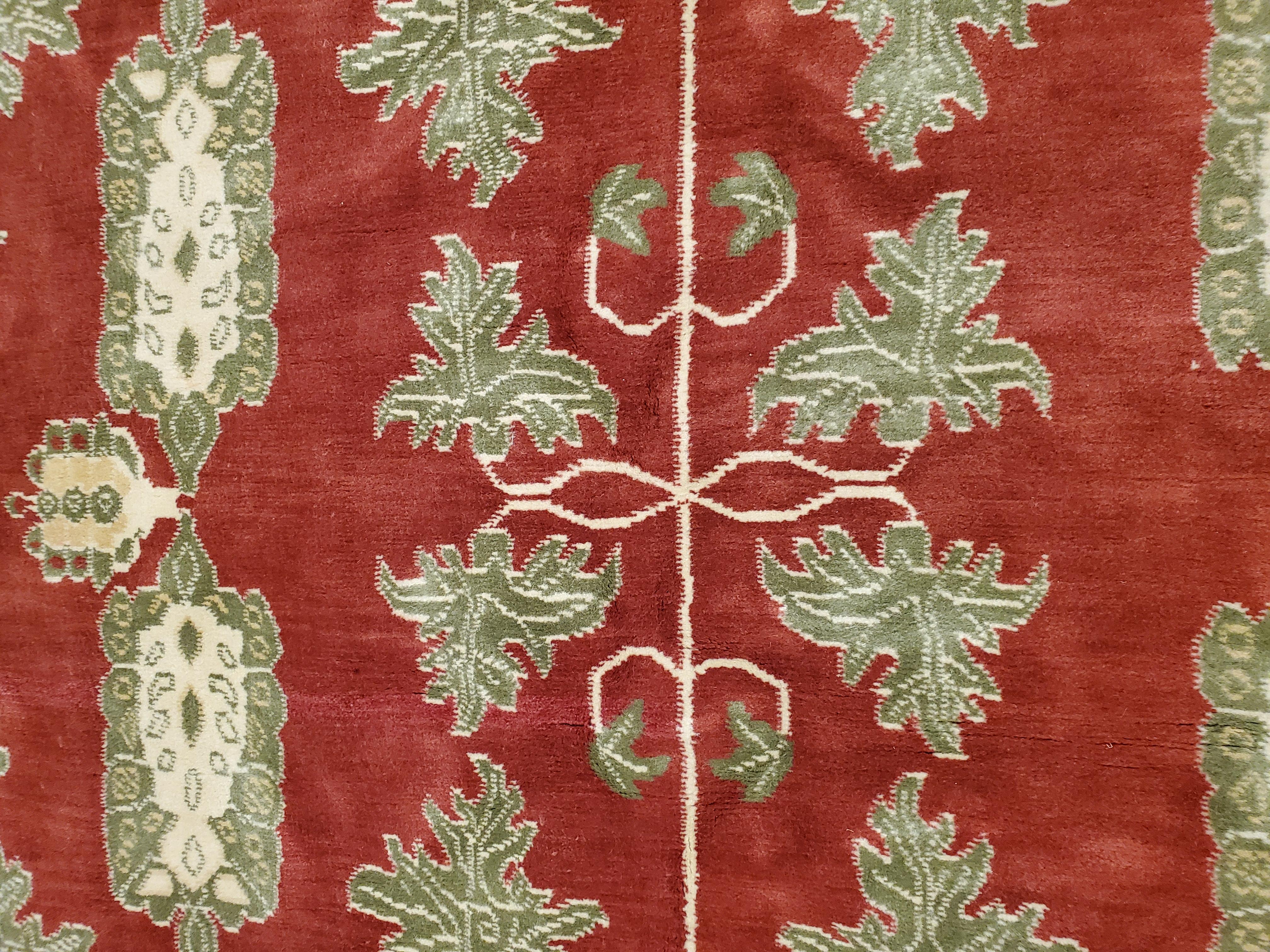 Indischer Agra-Teppich im Indischen Stil (20. Jahrhundert) im Angebot
