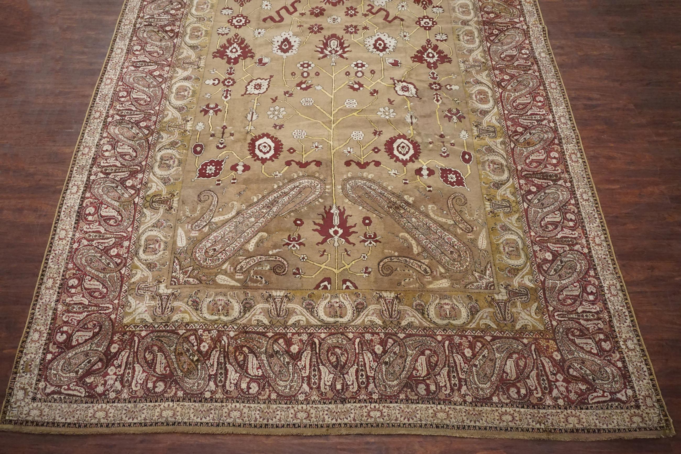 Indischer antiker Agra-Teppich, um 1890 (19. Jahrhundert) im Angebot