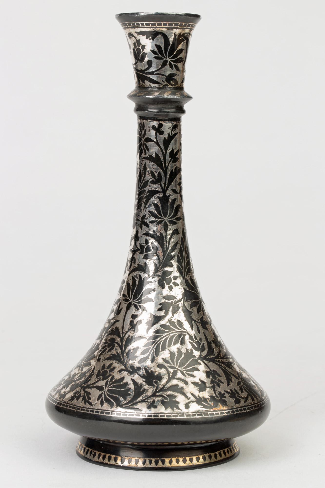 Indian Antique Bidri Ware Silver Overlay Metal Vase In Good Condition In Bishop's Stortford, Hertfordshire