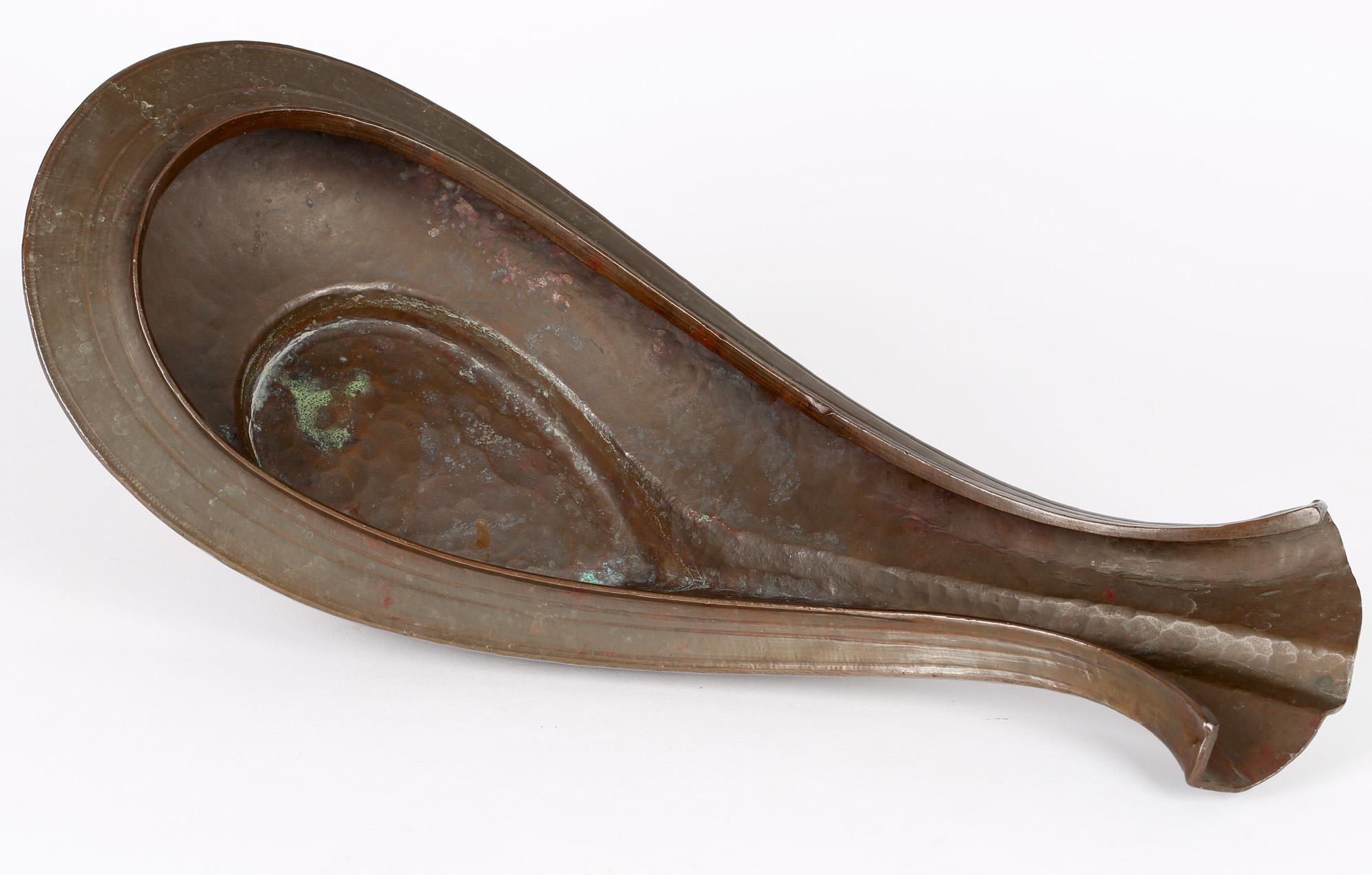 Yoni de Cobre Ceremonial Indio Antiguo de Gran Tamaño Hecho a Mano en venta 12