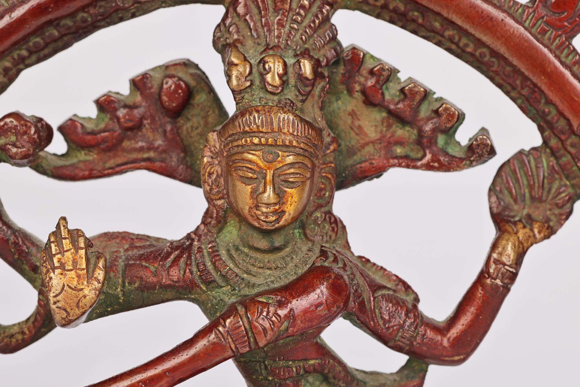Anglo-indien Dansant hindou Shiva Nataraja en bronze laqué asiatique indien  en vente