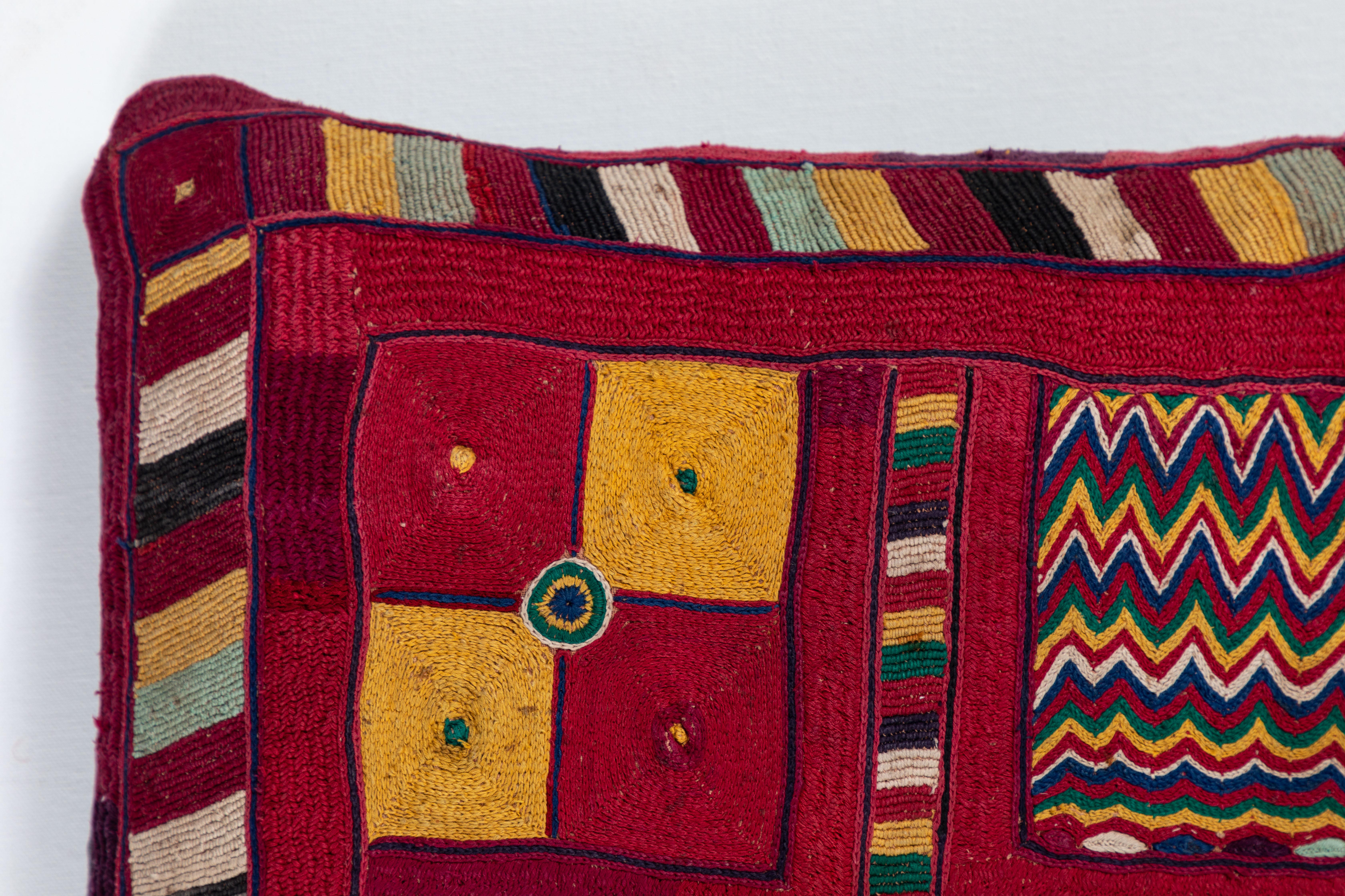 Indian Banjara Embroidered Pillow In Good Condition For Sale In Los Angeles, CA