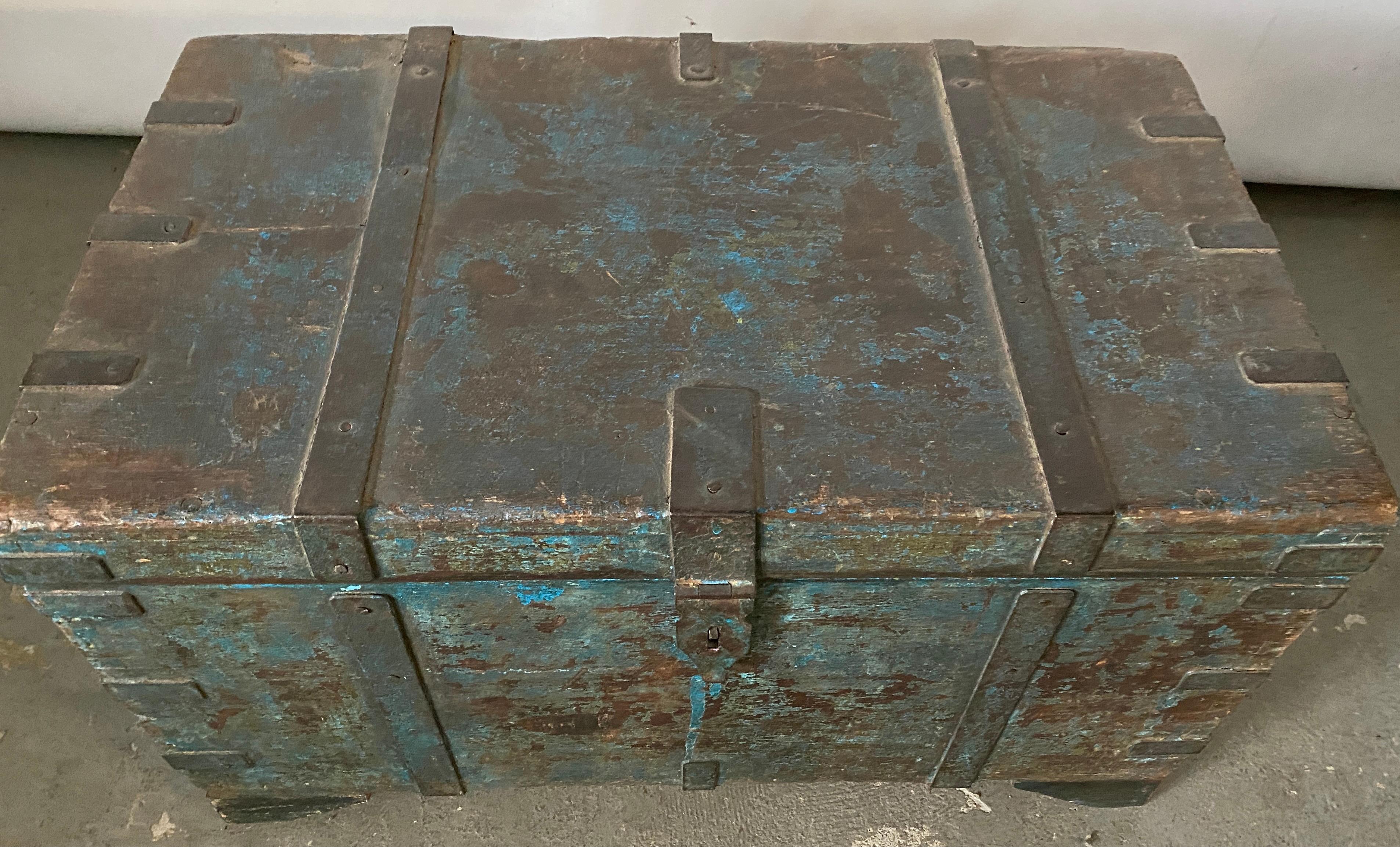 Indian Blanket Chest In Good Condition In Sheffield, MA