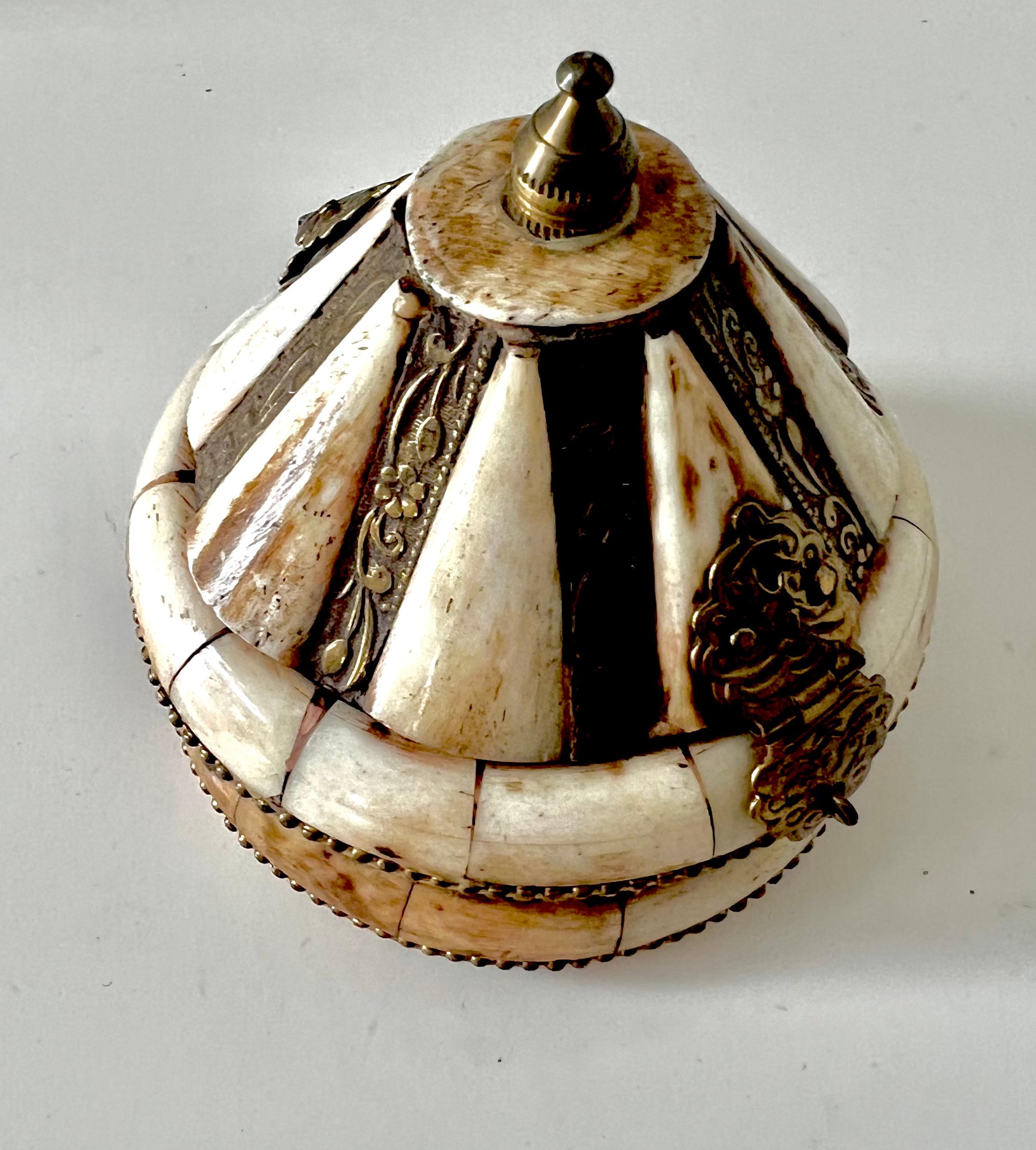Hand-Crafted Indian Bone and Brass Decorative Dome Shaped Box or Stash Box For Sale