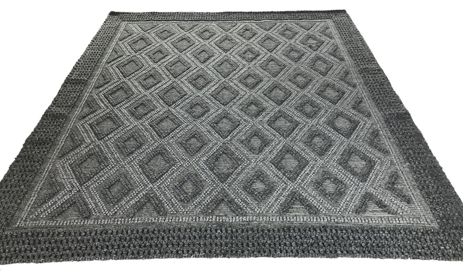 Indian Braided Rug in Black, Gray and Silver In New Condition For Sale In Los Angeles, CA