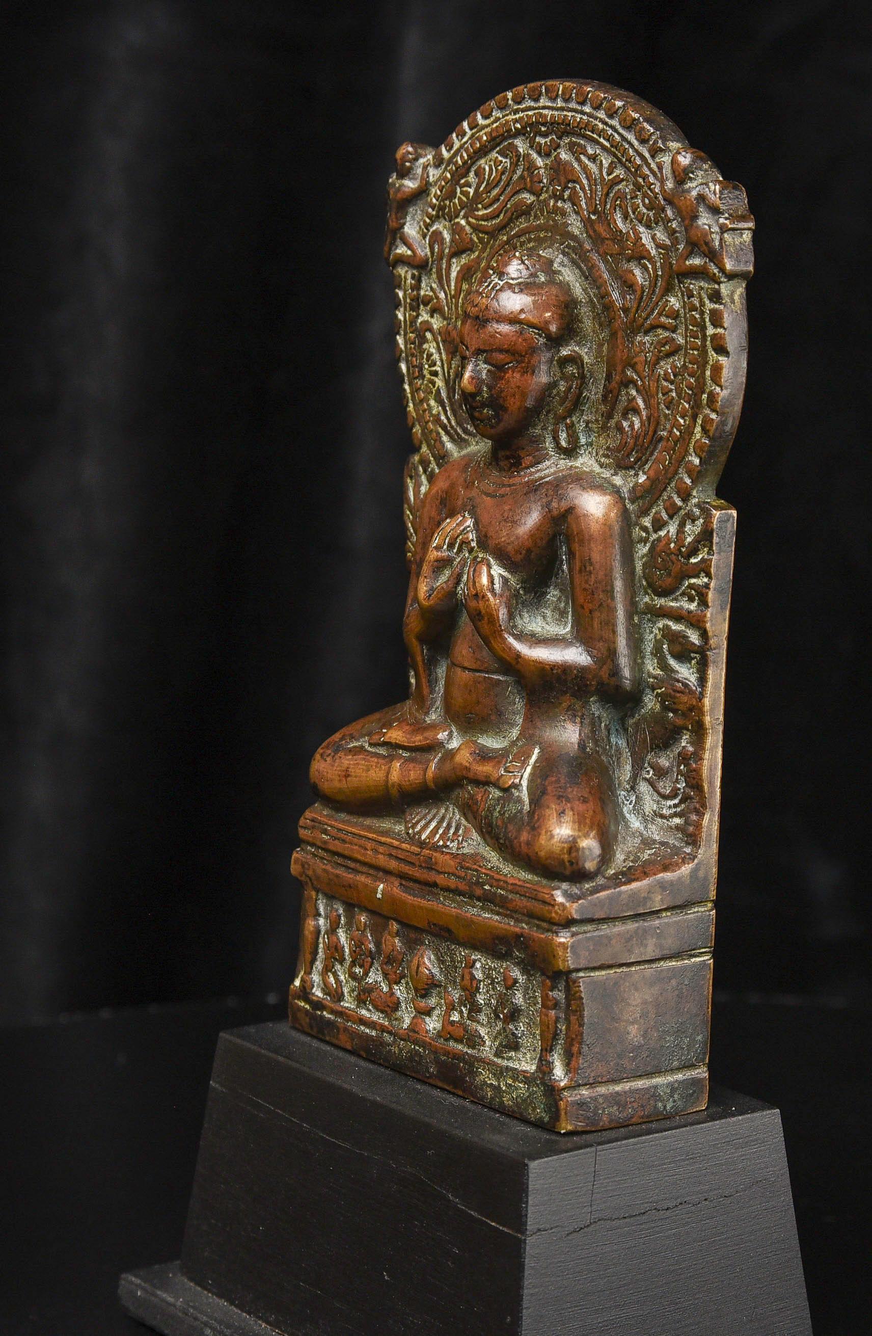Bouddha indien en bronze, de style Pala classique, 18e/19e siècle ou antérieur

Un très beau Bouddha indien en bronze rendu dans une forme dévotionnelle classique enracinée dans des traditions sculpturales datant de plus d'un millier d'années. Cette