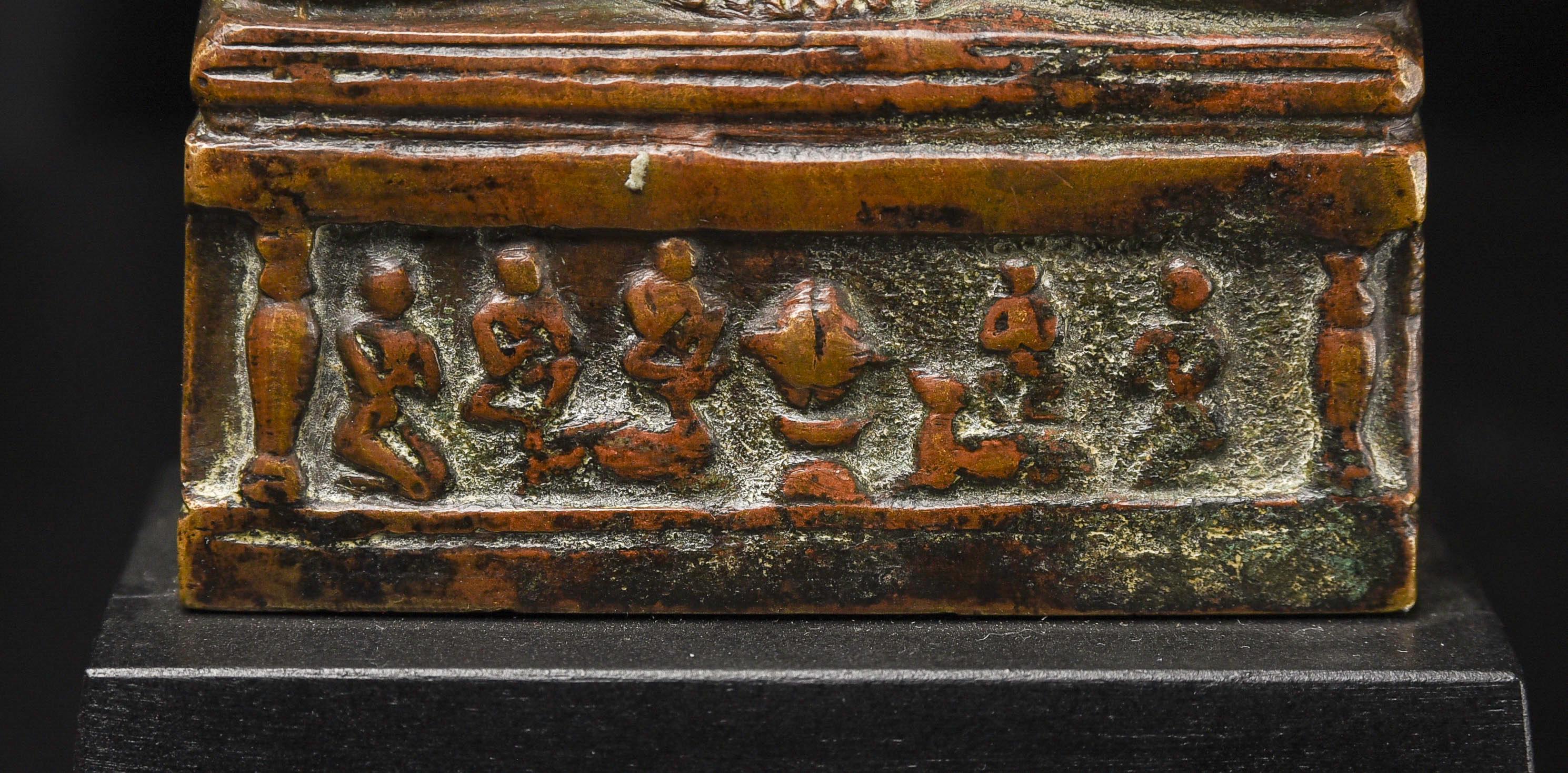 Bouddha indien en bronze de forme classique, 9885 en vente 2