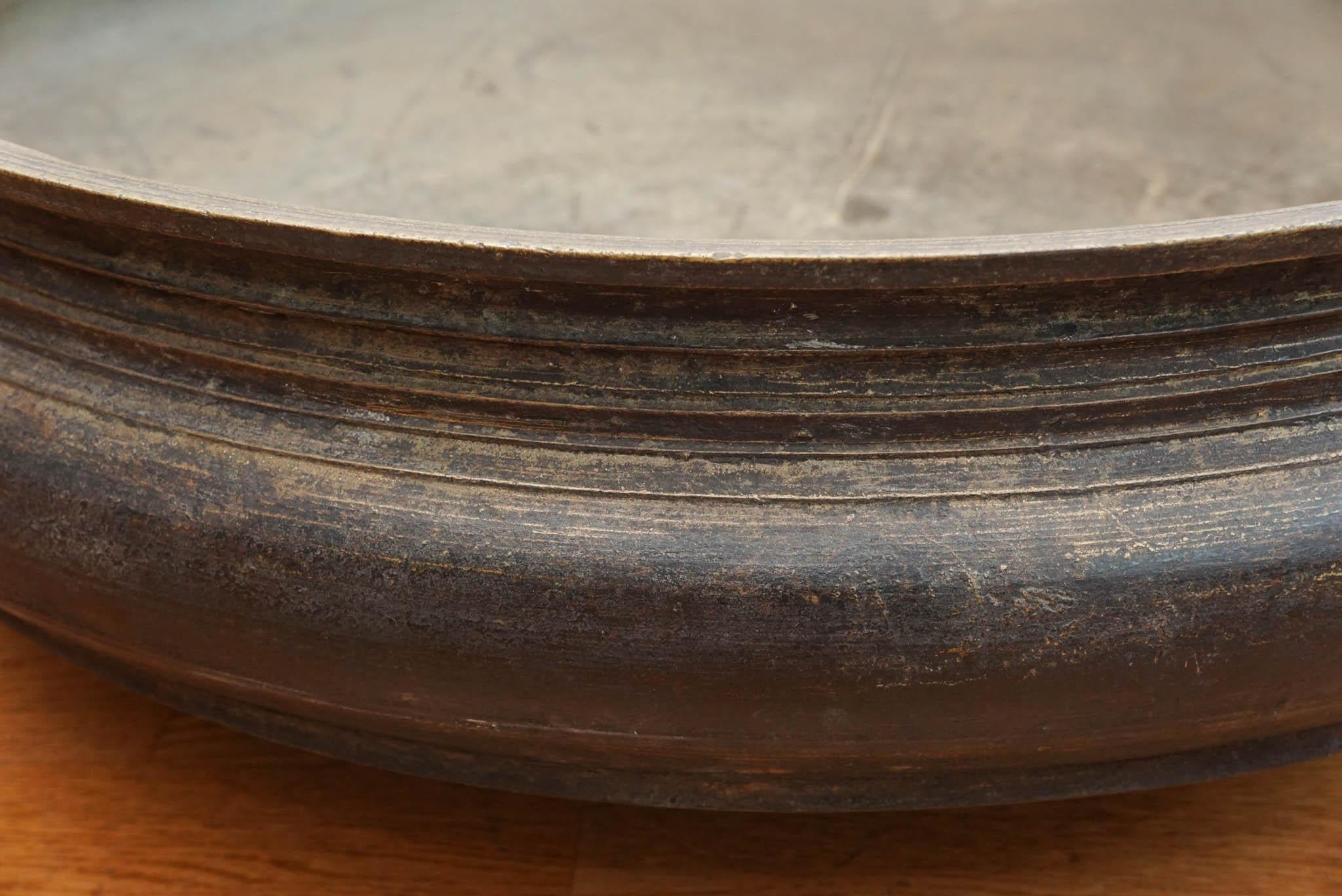 Indische Bronze-Charakku, Kerala, Indien (Handgefertigt) im Angebot